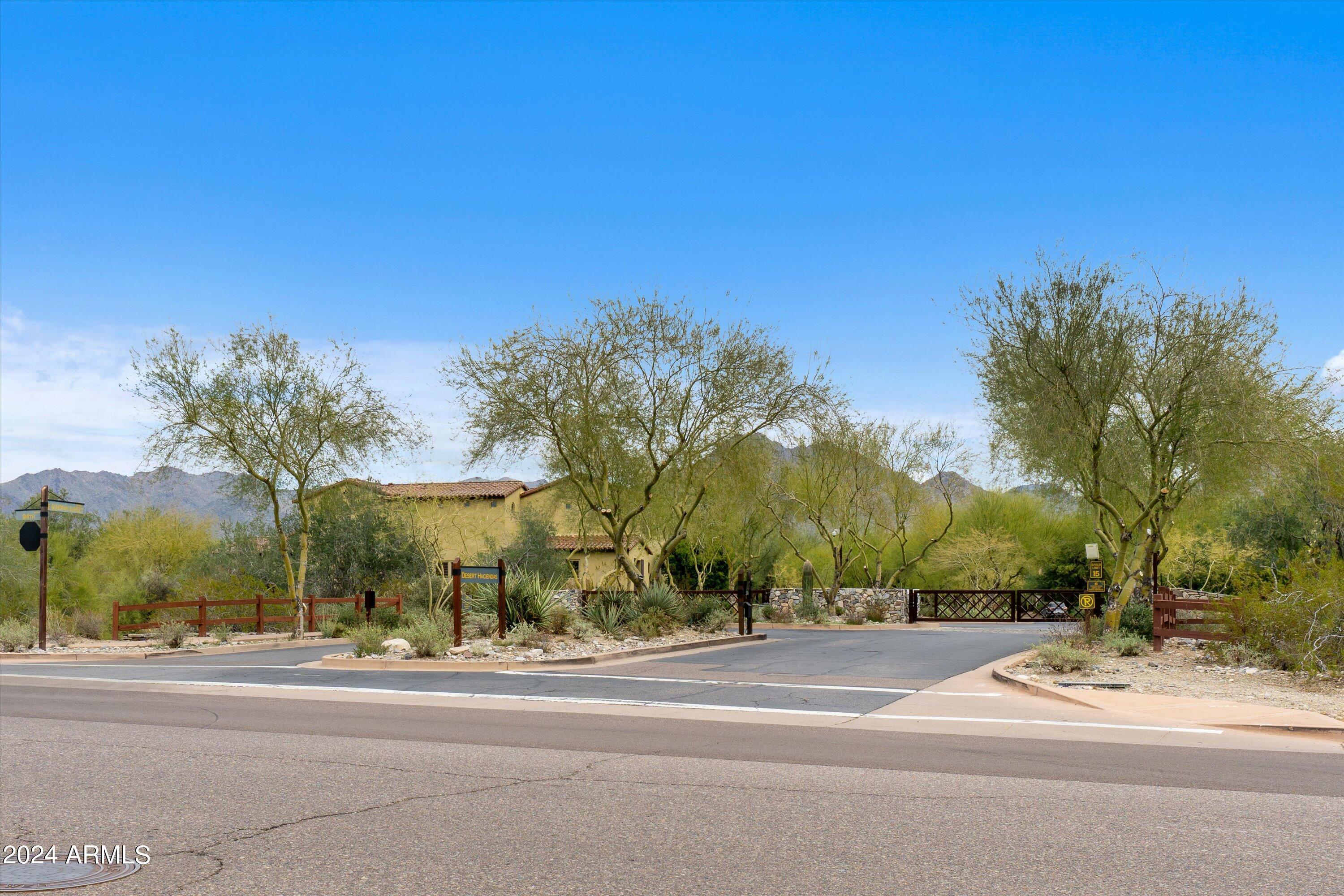 9412 E HIDDEN SPUR Trail