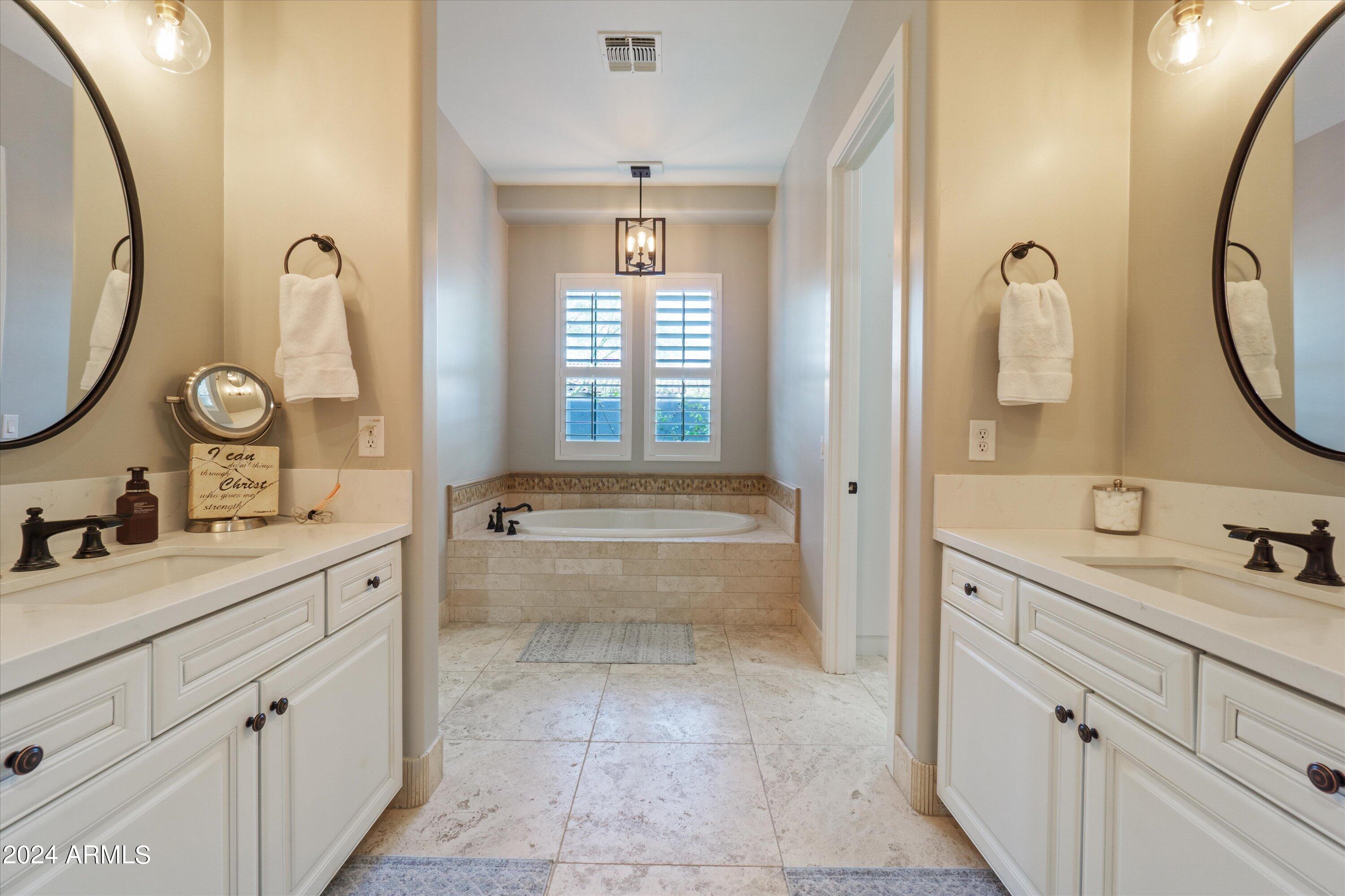 9412 E HIDDEN SPUR Trail