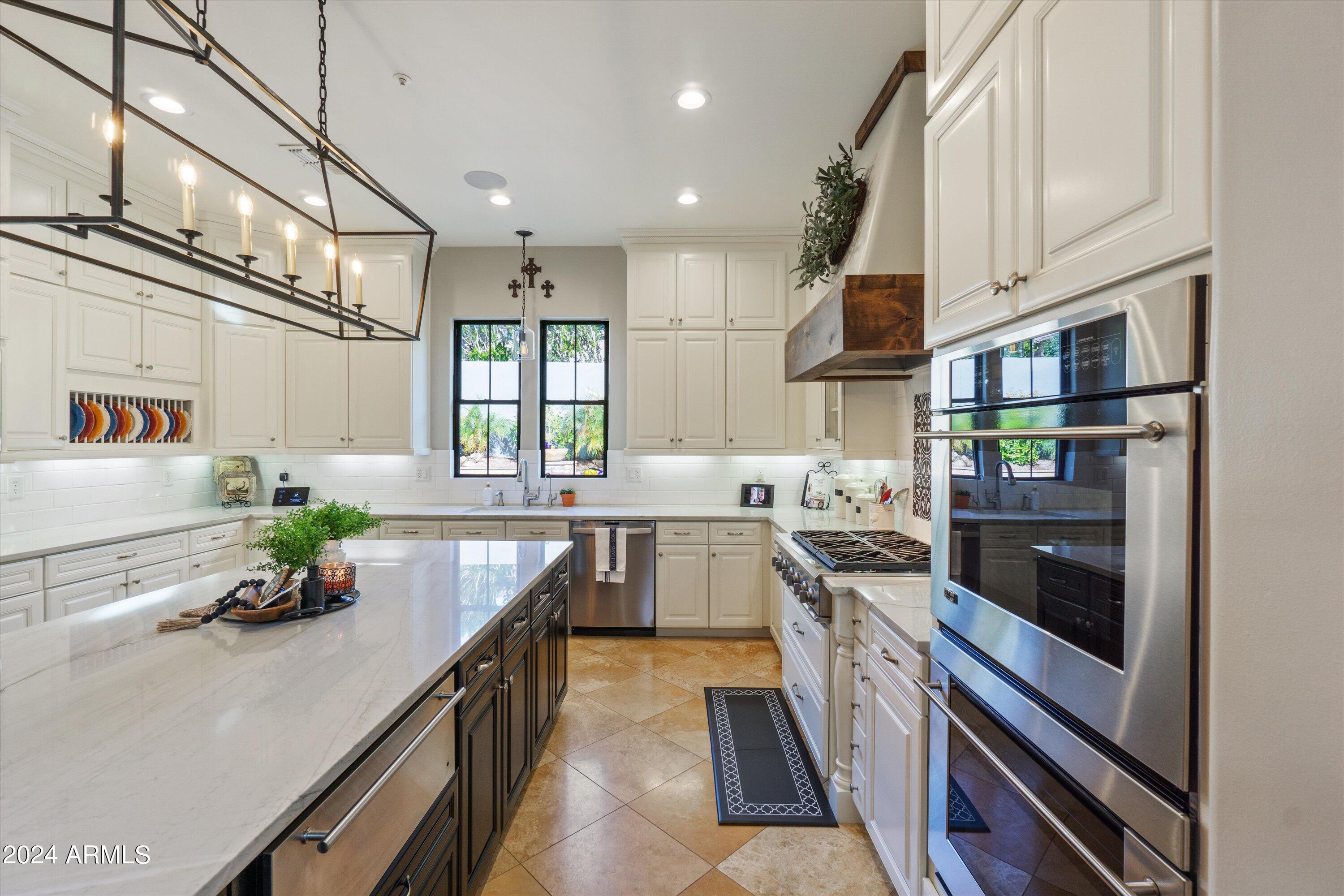 9412 E HIDDEN SPUR Trail