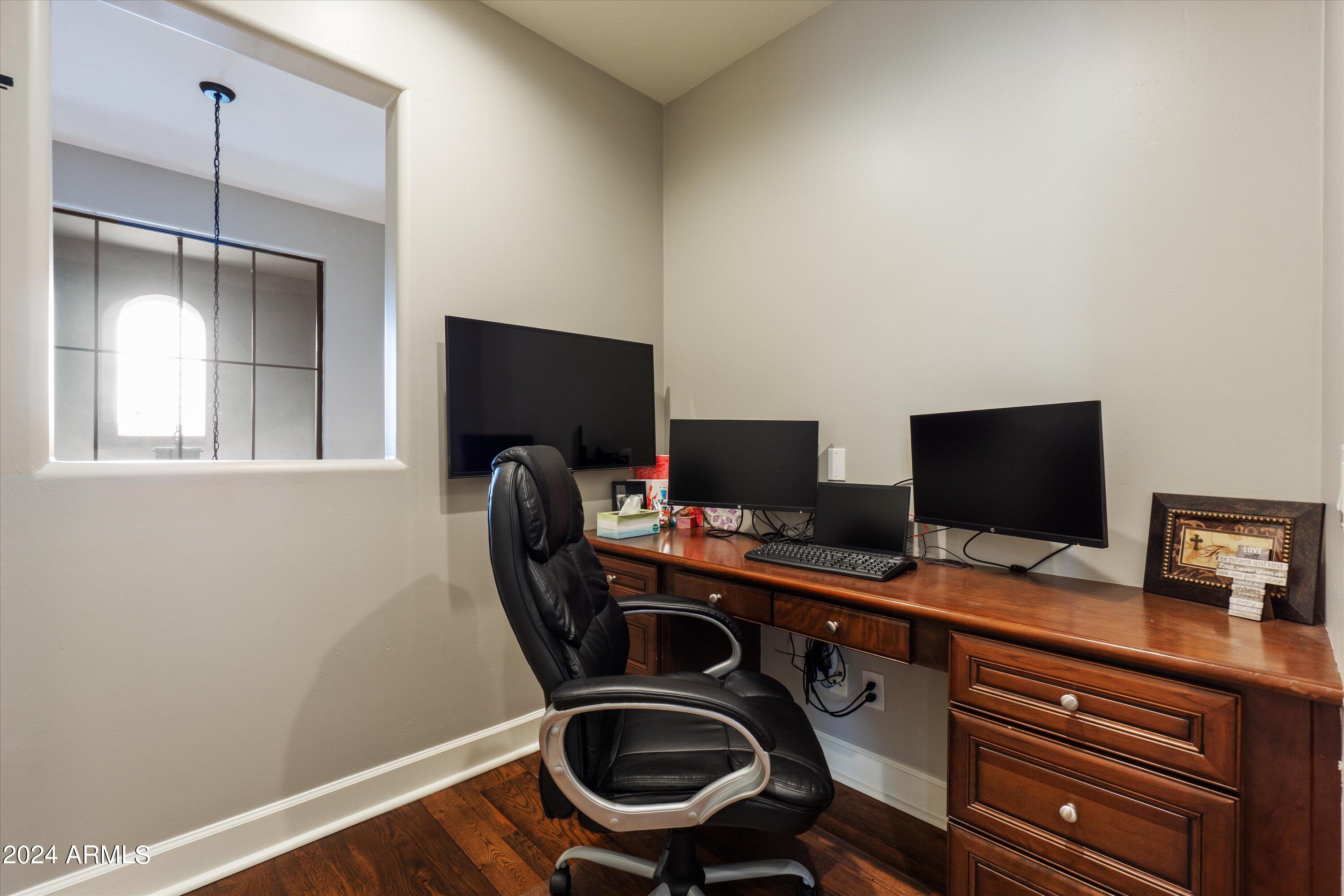 9412 E HIDDEN SPUR Trail