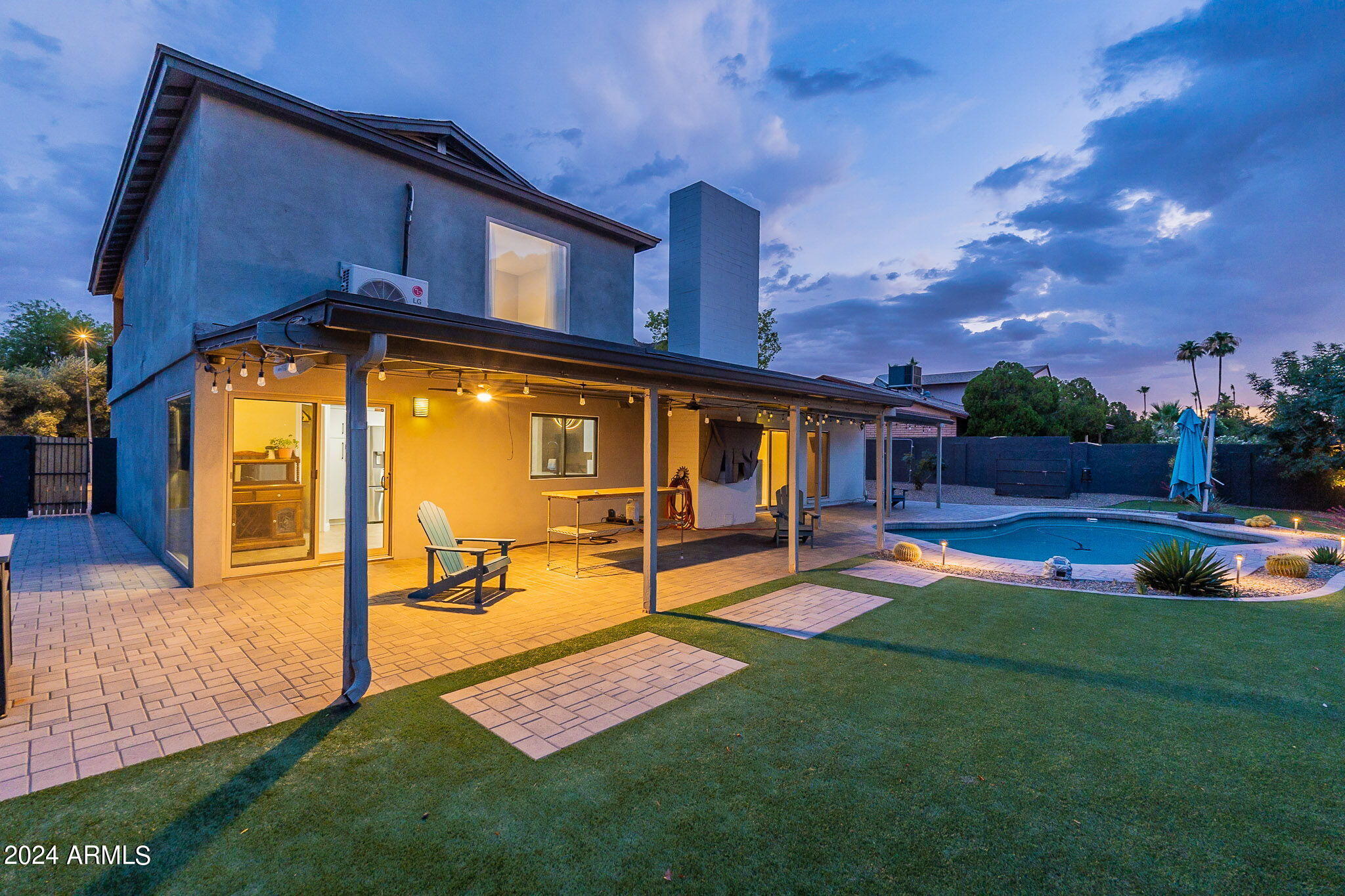 2310 E SUNNYSIDE Drive