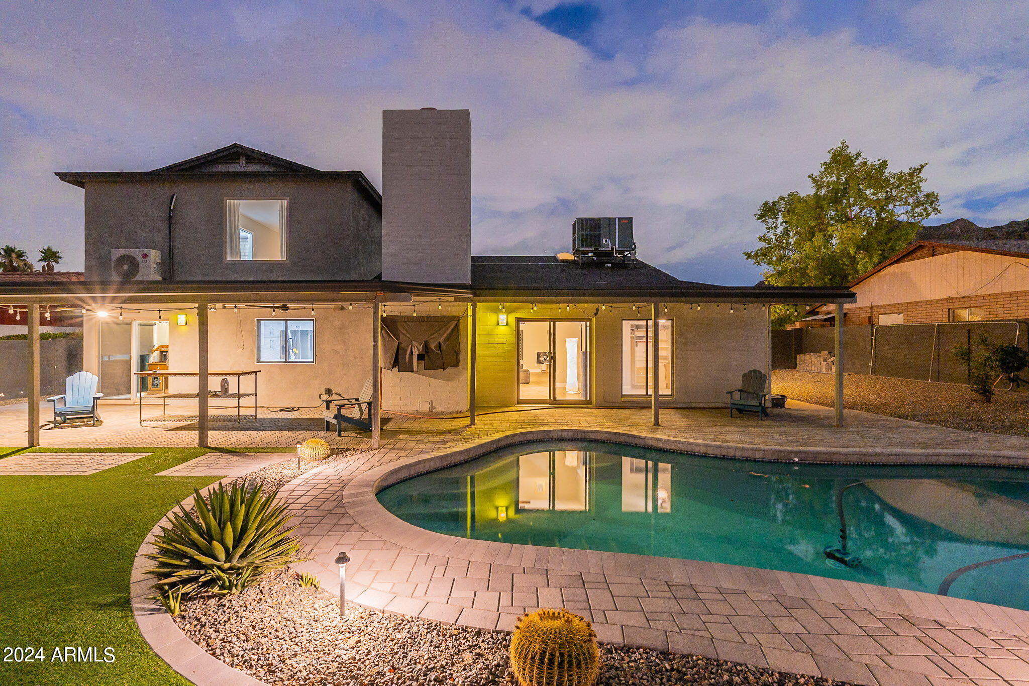 2310 E SUNNYSIDE Drive