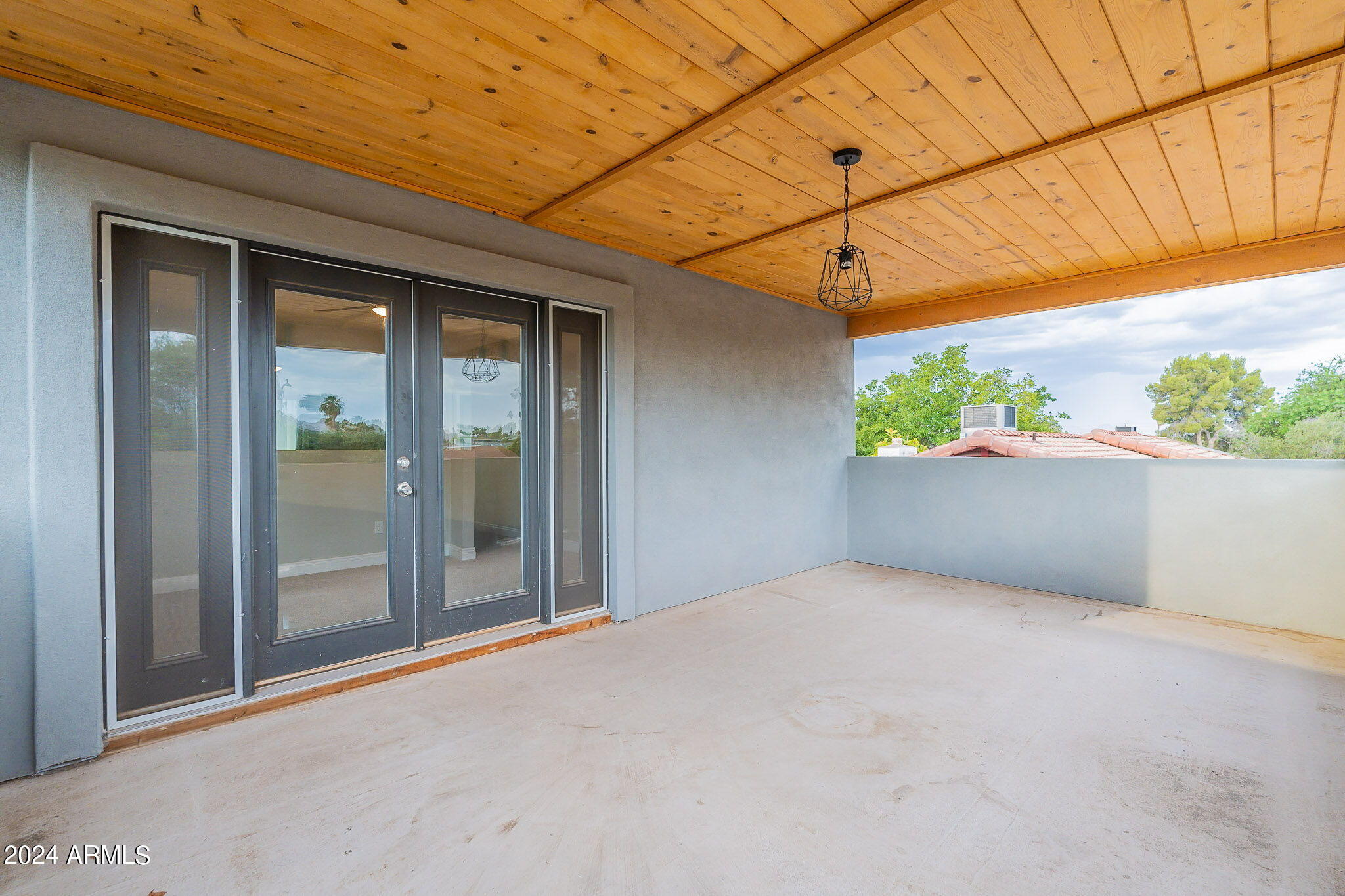 2310 E SUNNYSIDE Drive