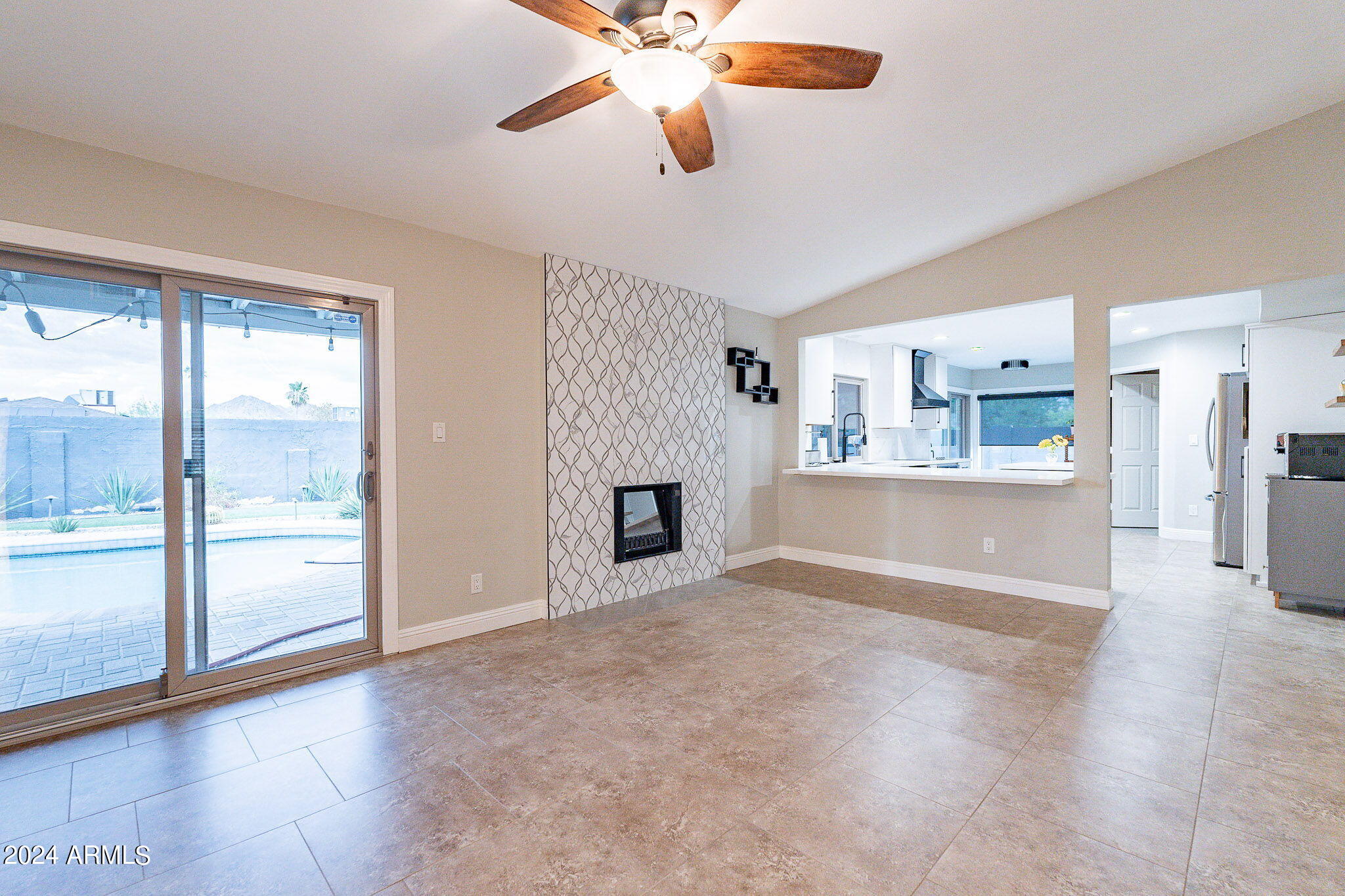 2310 E SUNNYSIDE Drive
