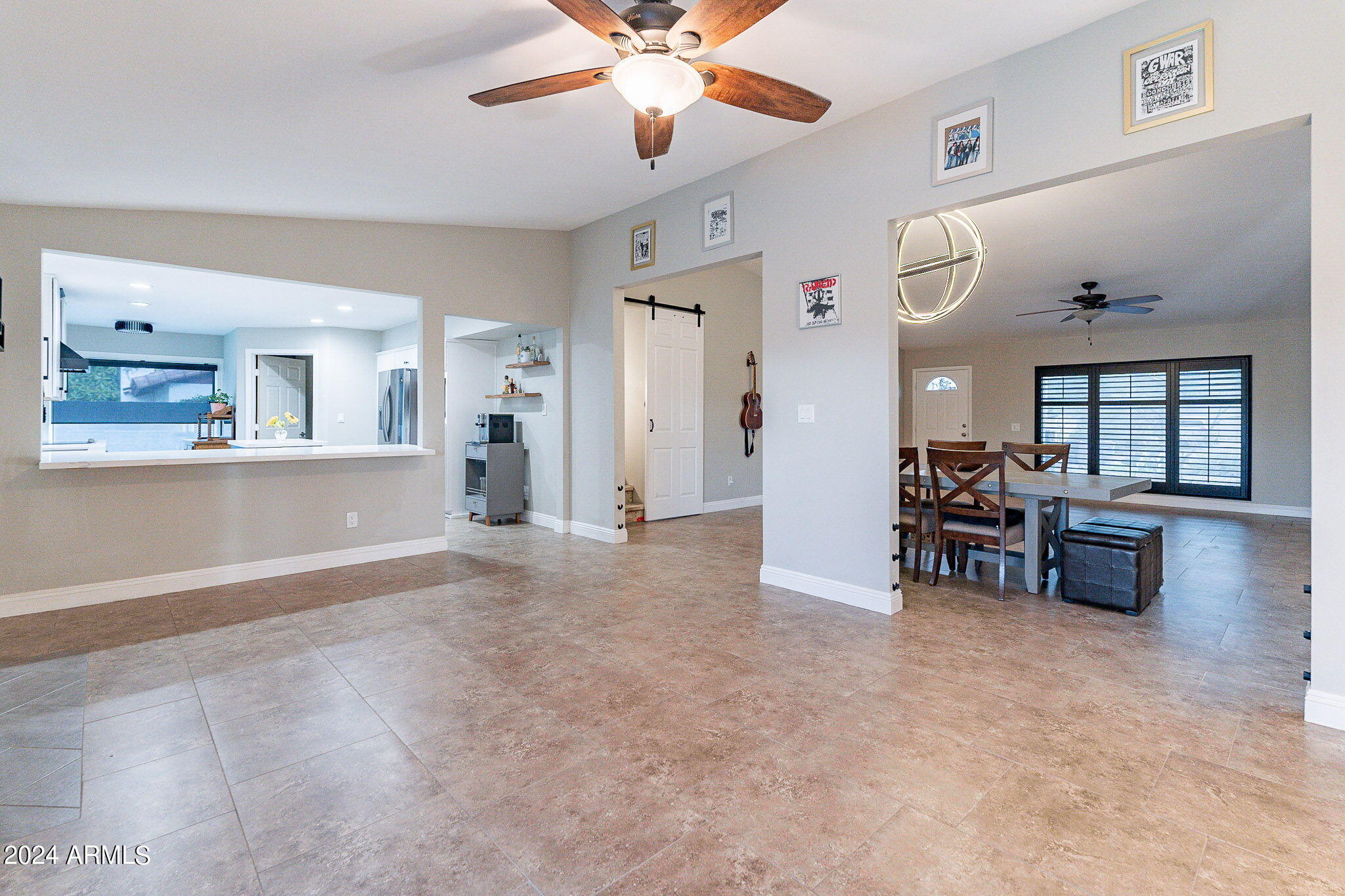 2310 E SUNNYSIDE Drive