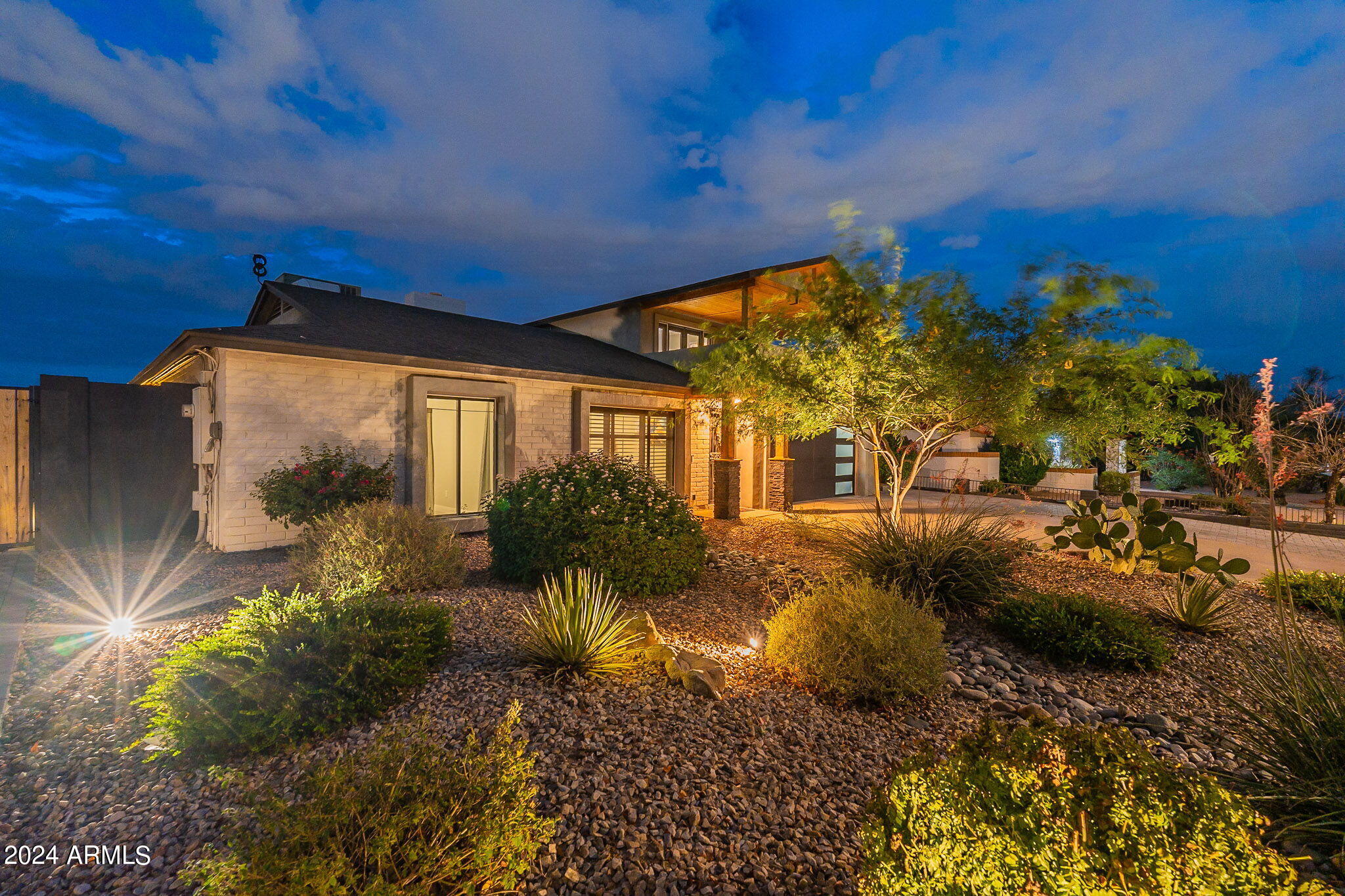 2310 E SUNNYSIDE Drive