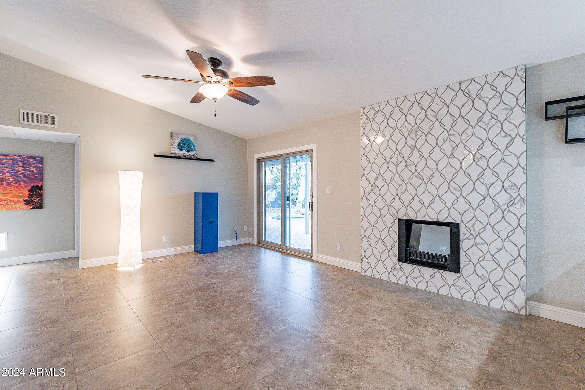 2310 E SUNNYSIDE Drive