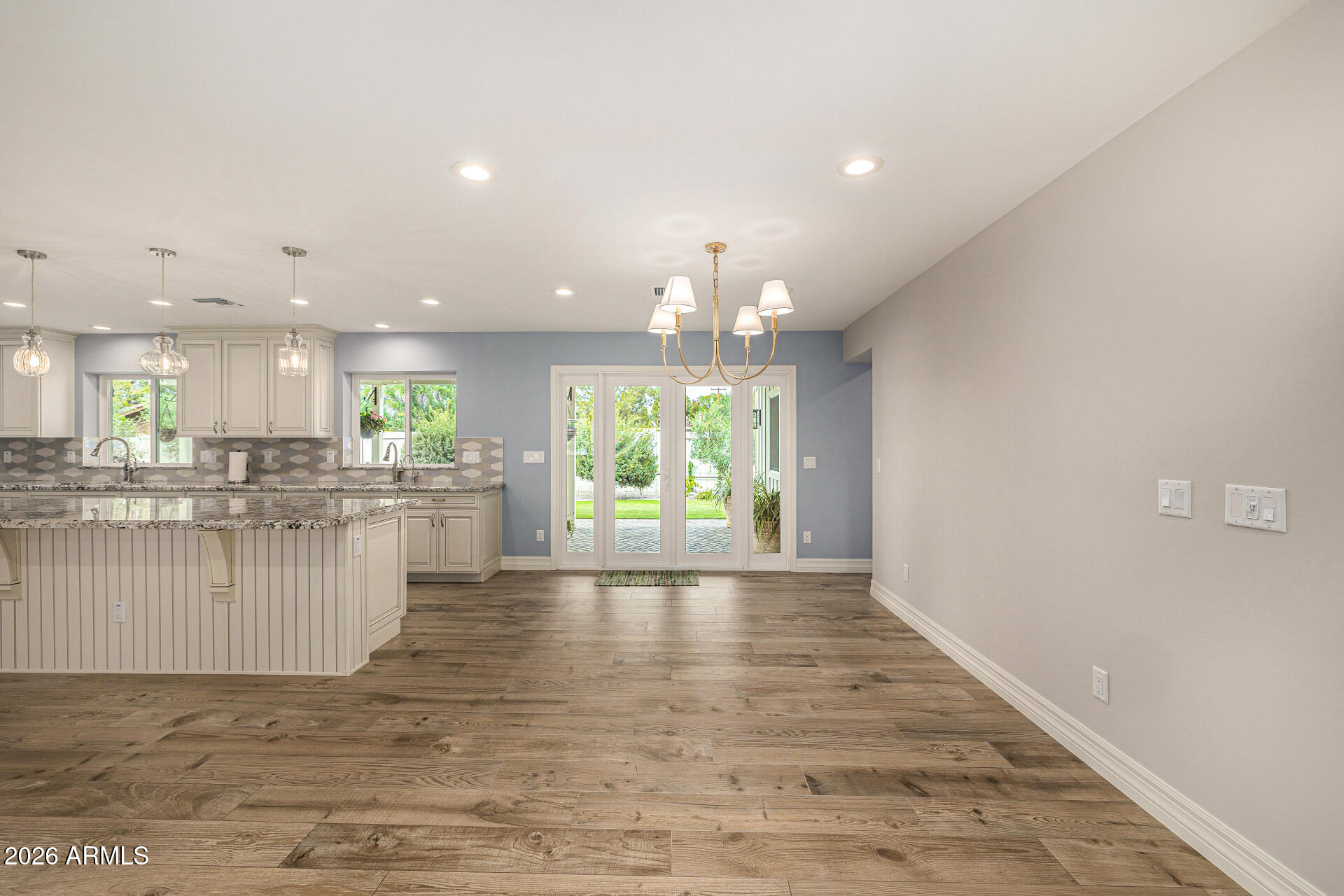 4010 E COOLIDGE Street