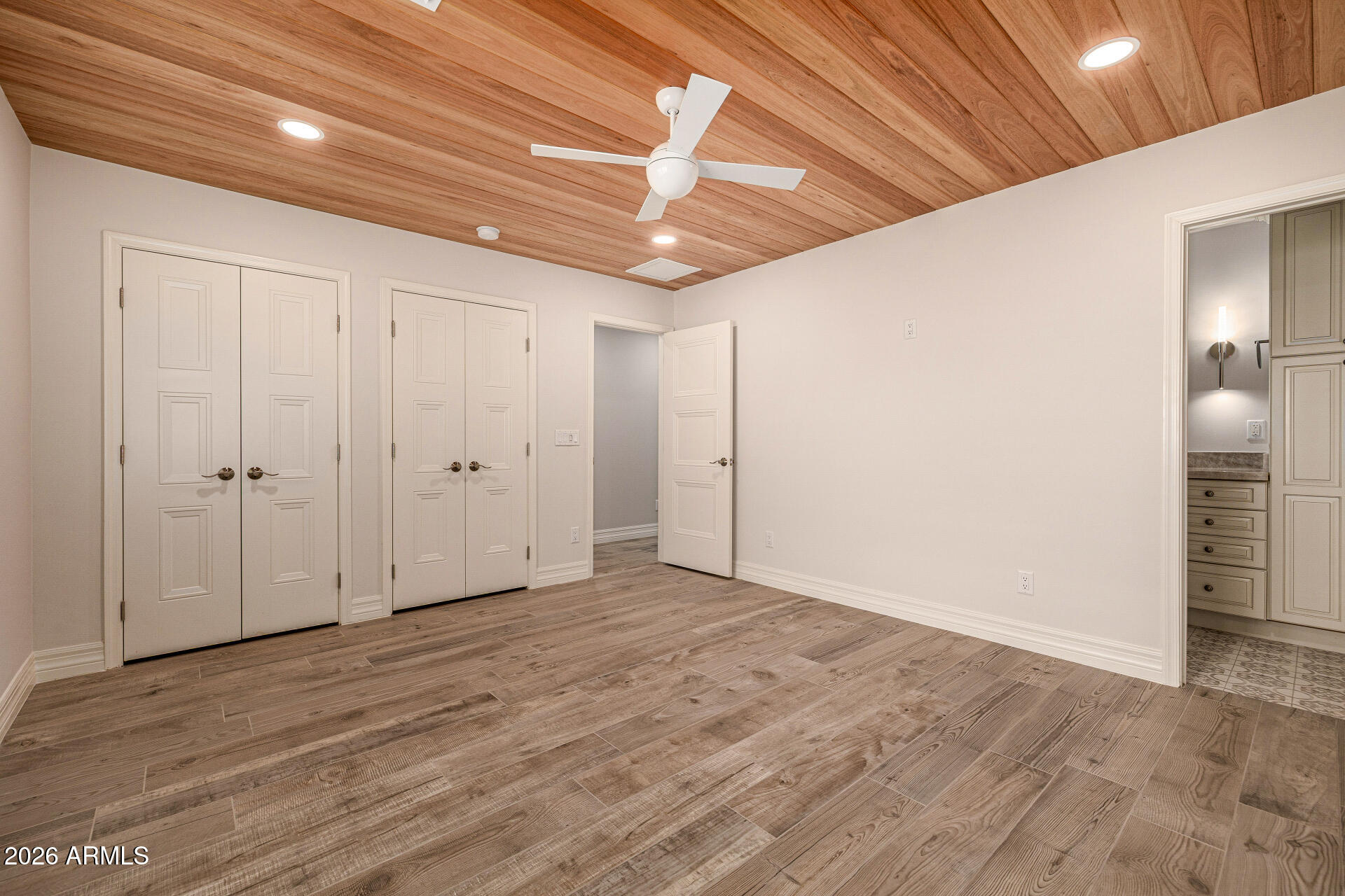 4010 E COOLIDGE Street