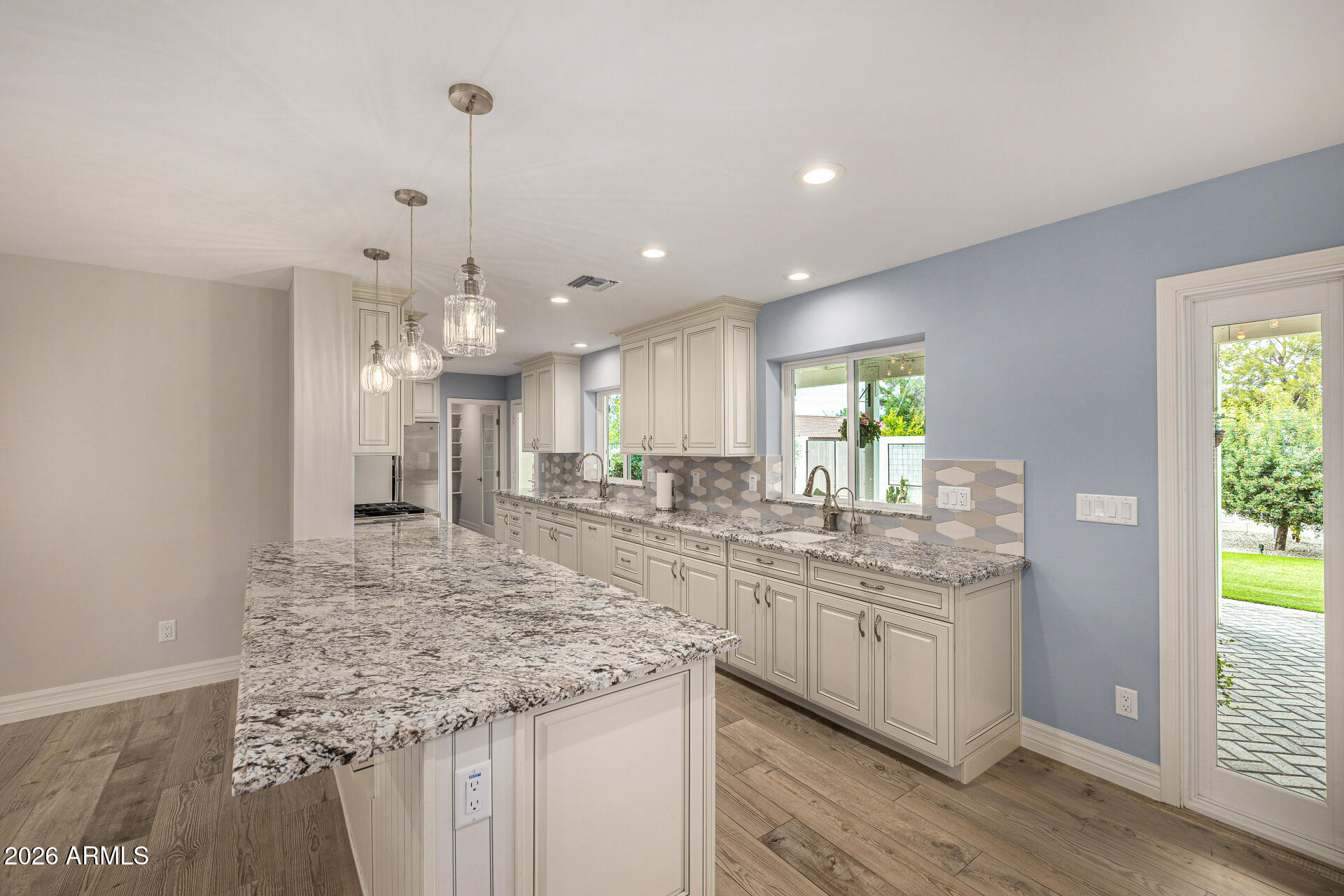 4010 E COOLIDGE Street