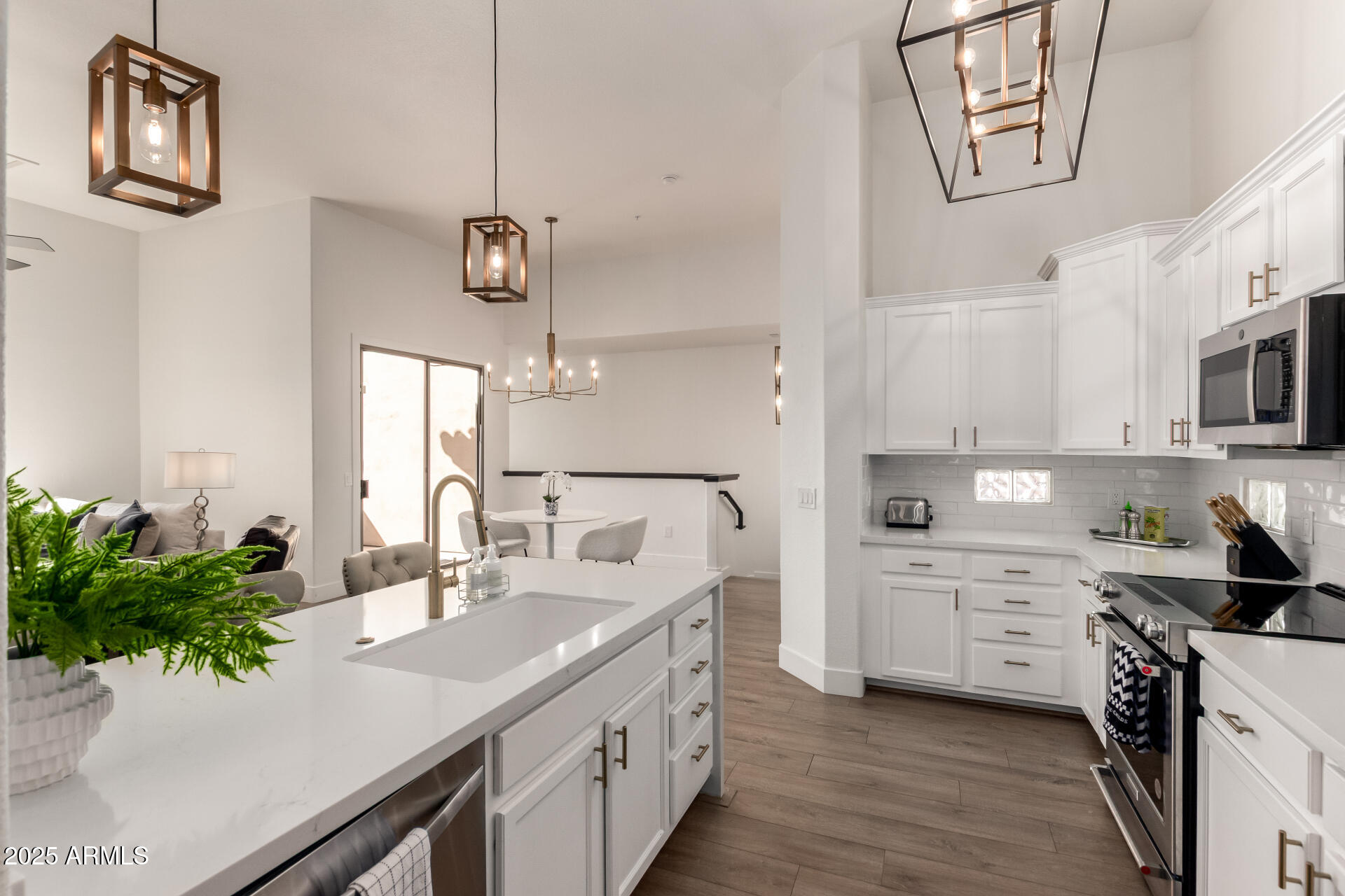 20801 N 90TH Place 253