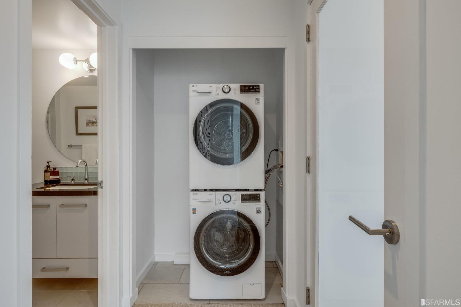 3208 Pierce Street Unit: 404