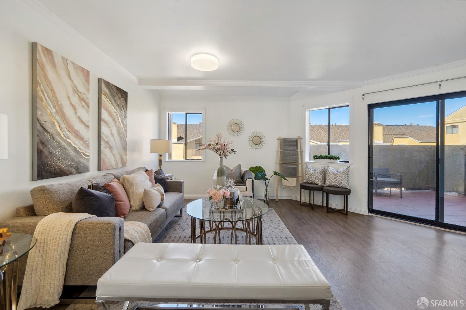 1 Appian Way # 6 Unit: 702-6