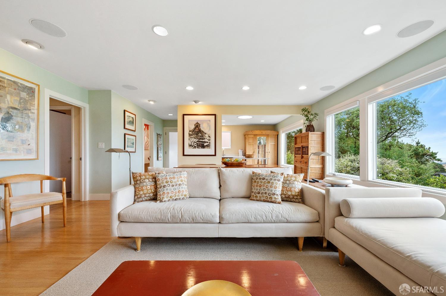 71 Knollview Way