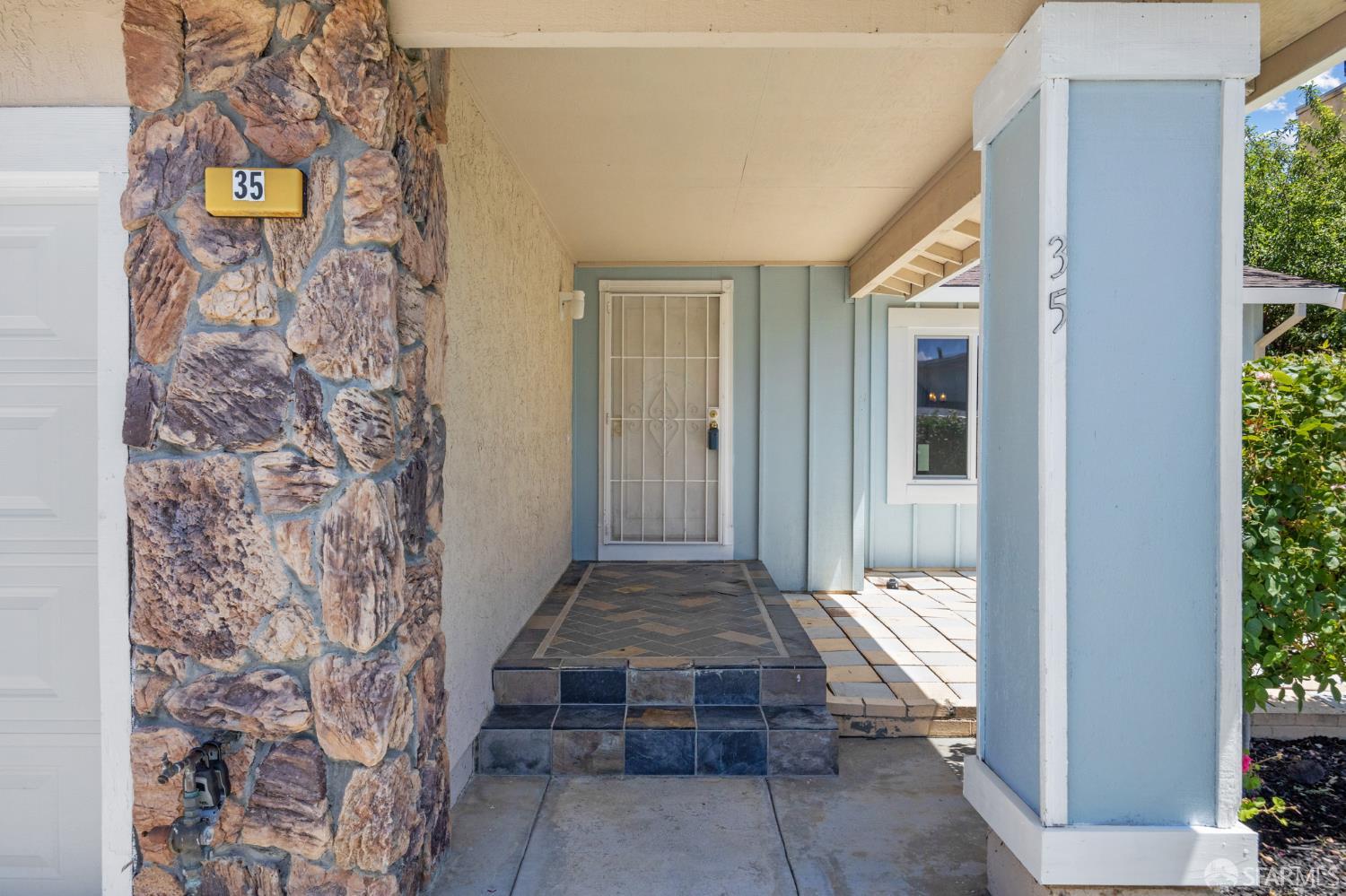 35 Doral Way