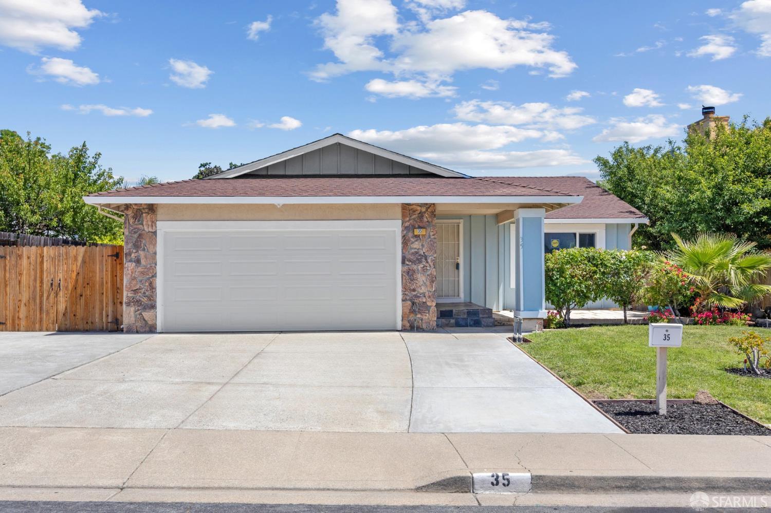 35 Doral Way