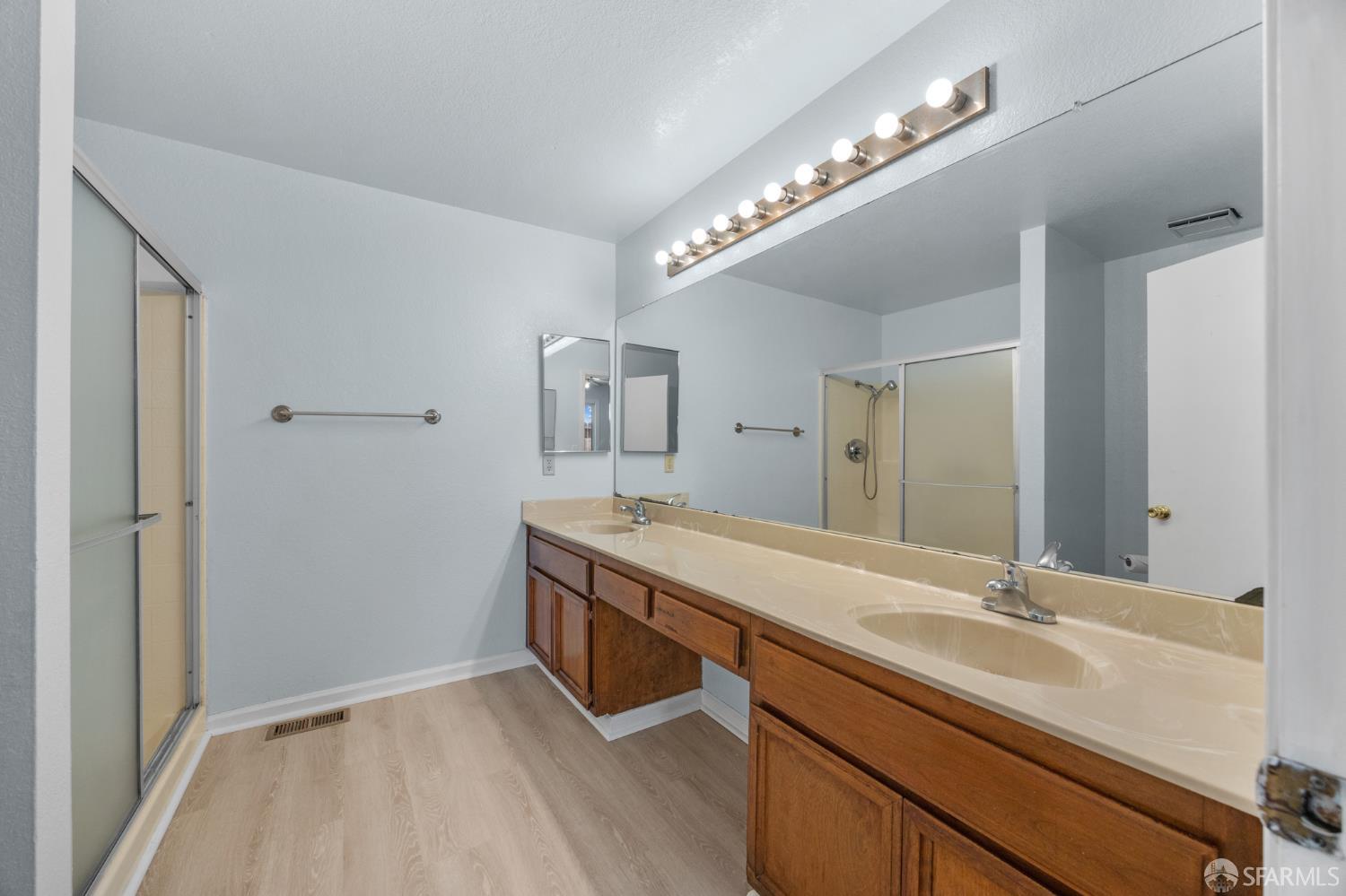 35 Doral Way