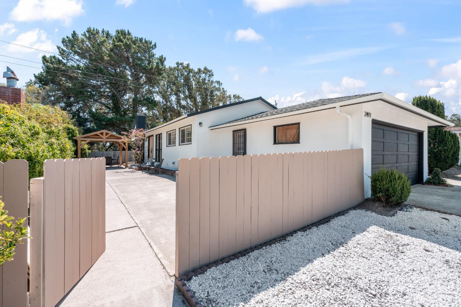 2491 Catalpa Way