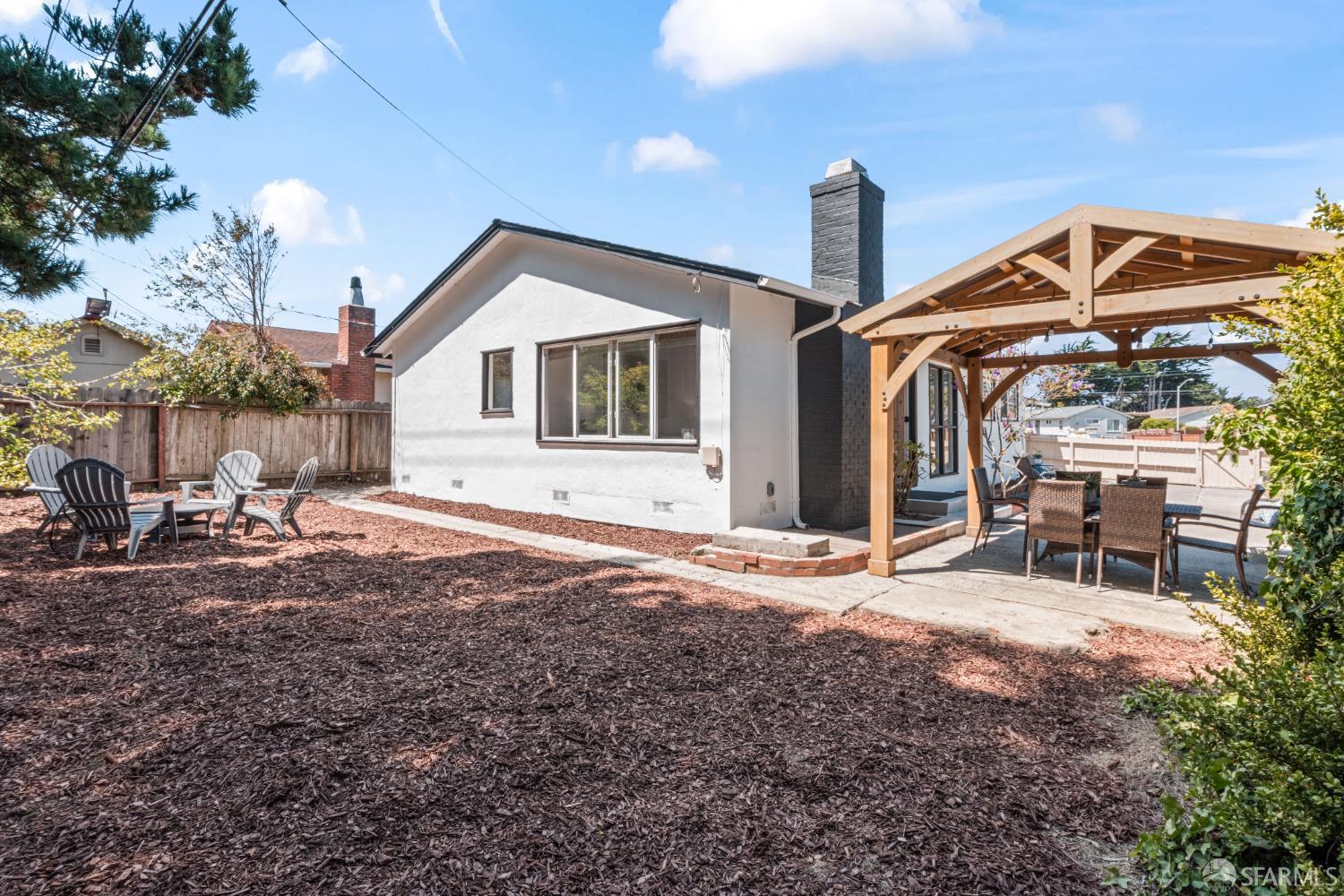 2491 Catalpa Way
