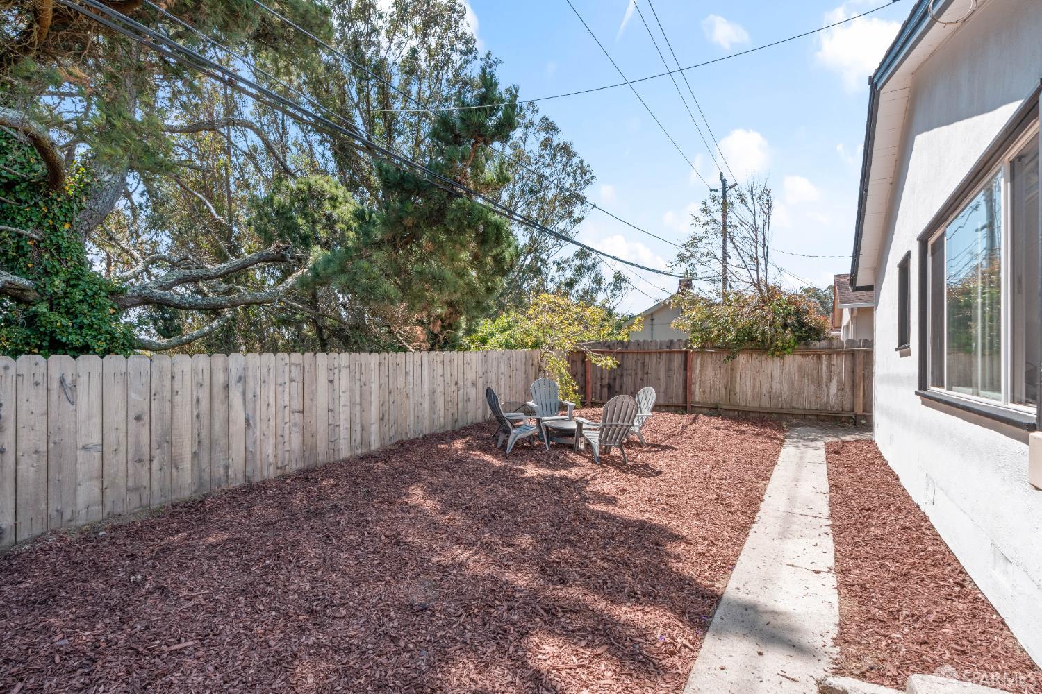 2491 Catalpa Way