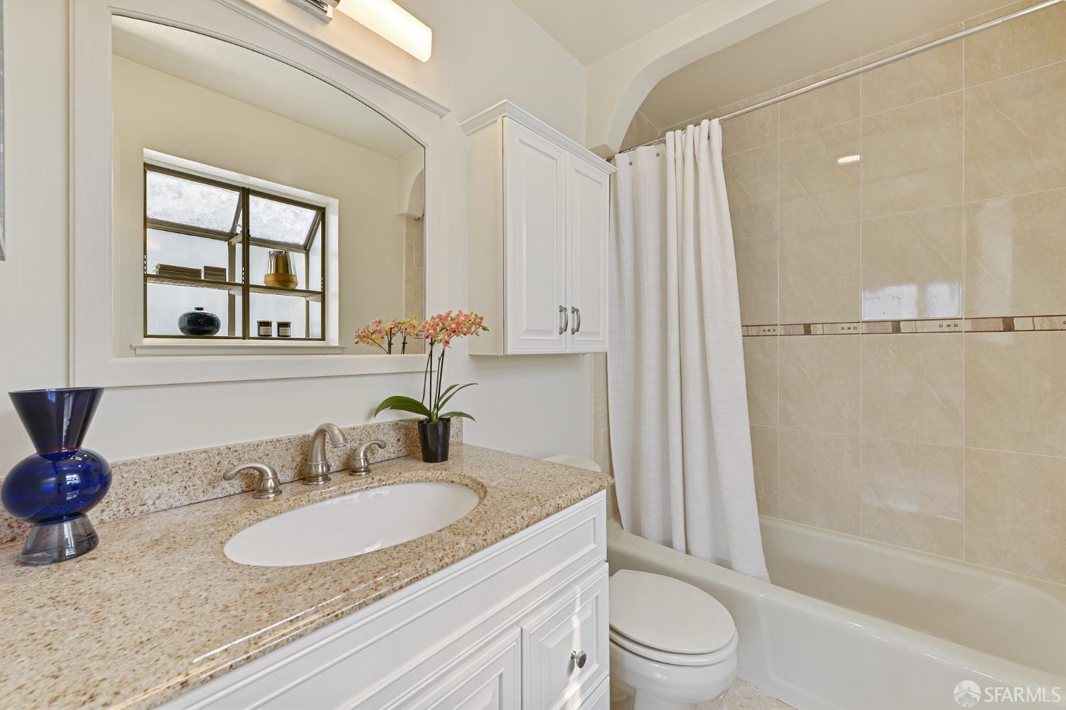 1909 Eddy Street # 3