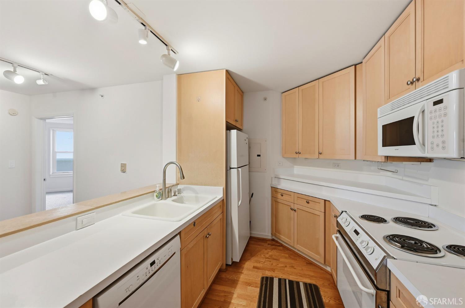 1483 Sutter Street # 405