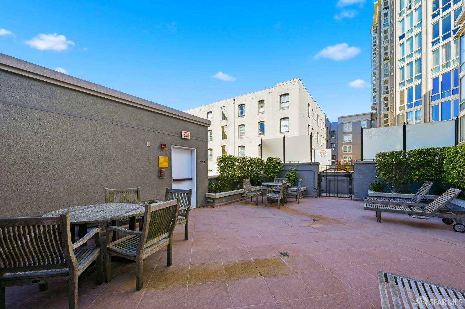 1483 Sutter Street # 405