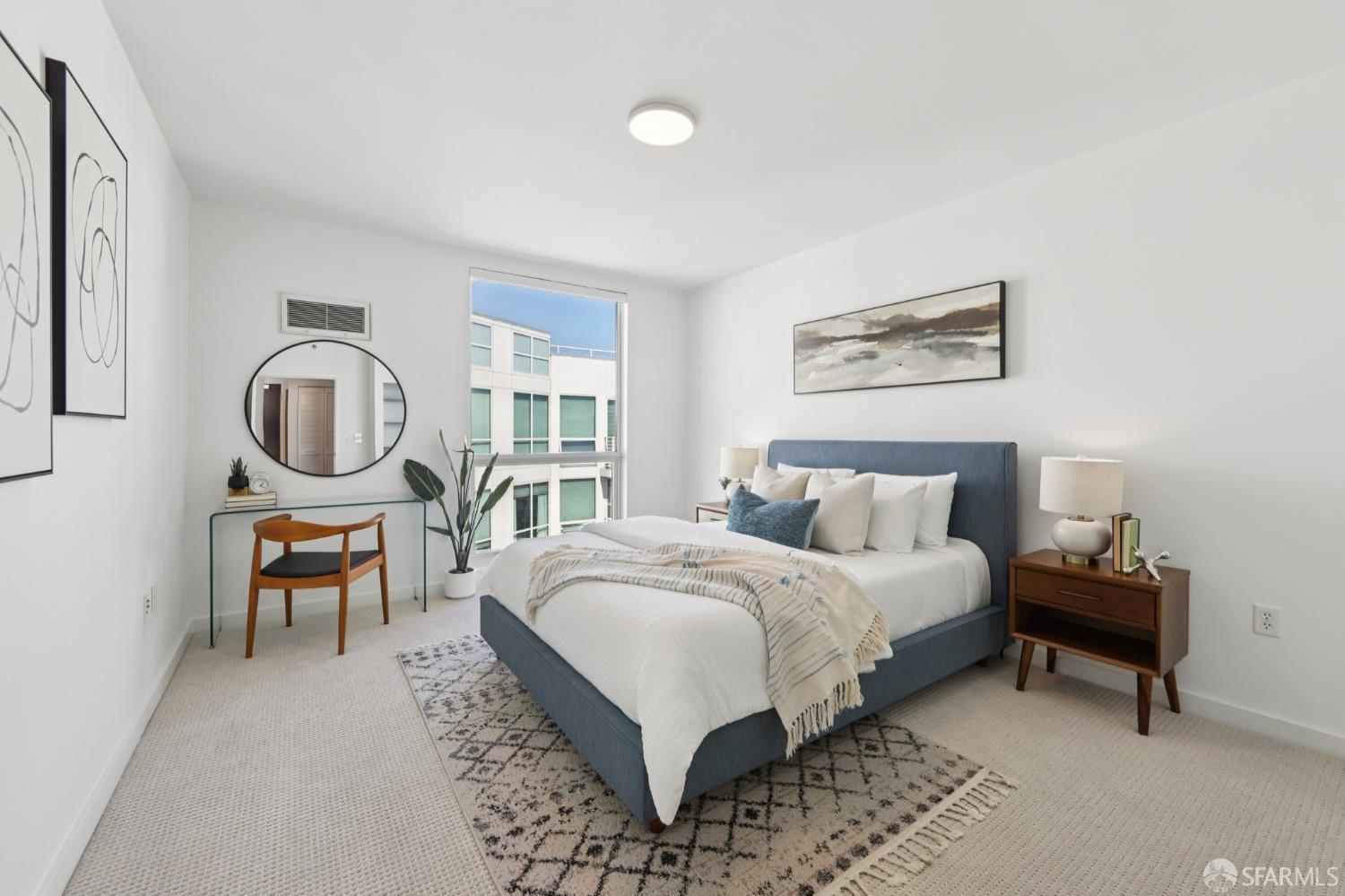 555 4th Street # 902