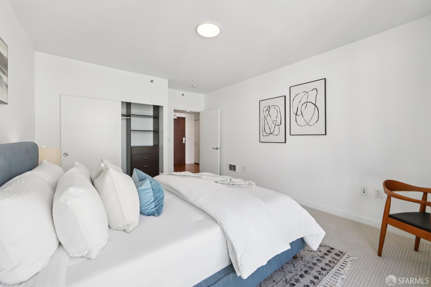 555 4th Street # 902