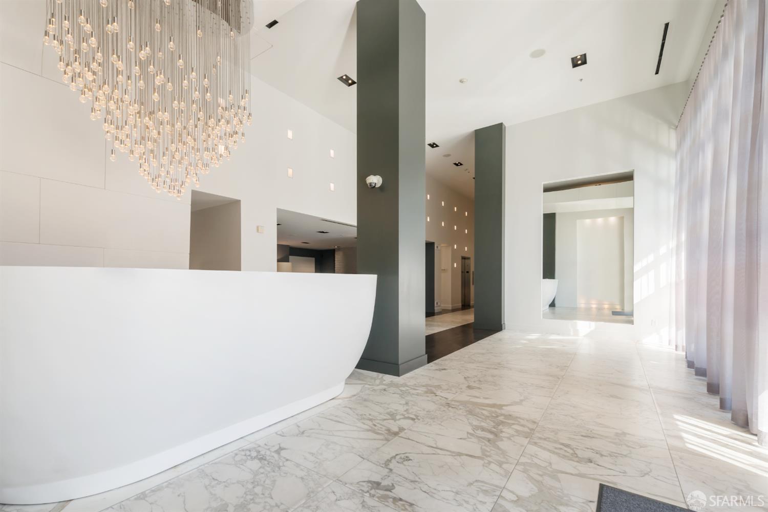 555 4th Street # 902