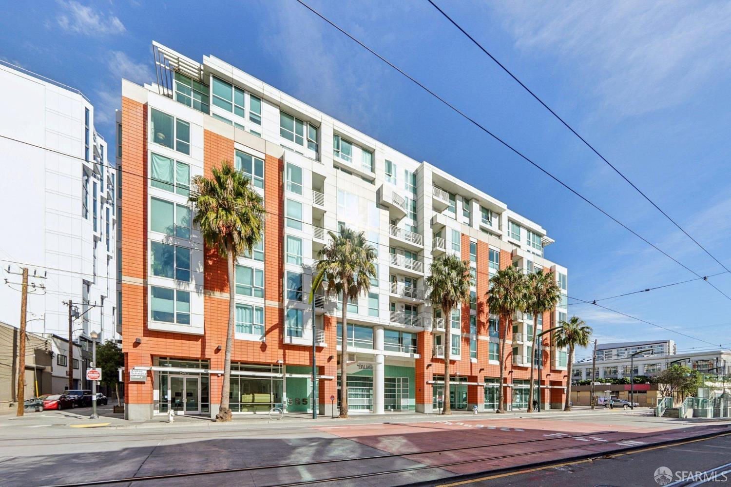 555 4th Street # 902