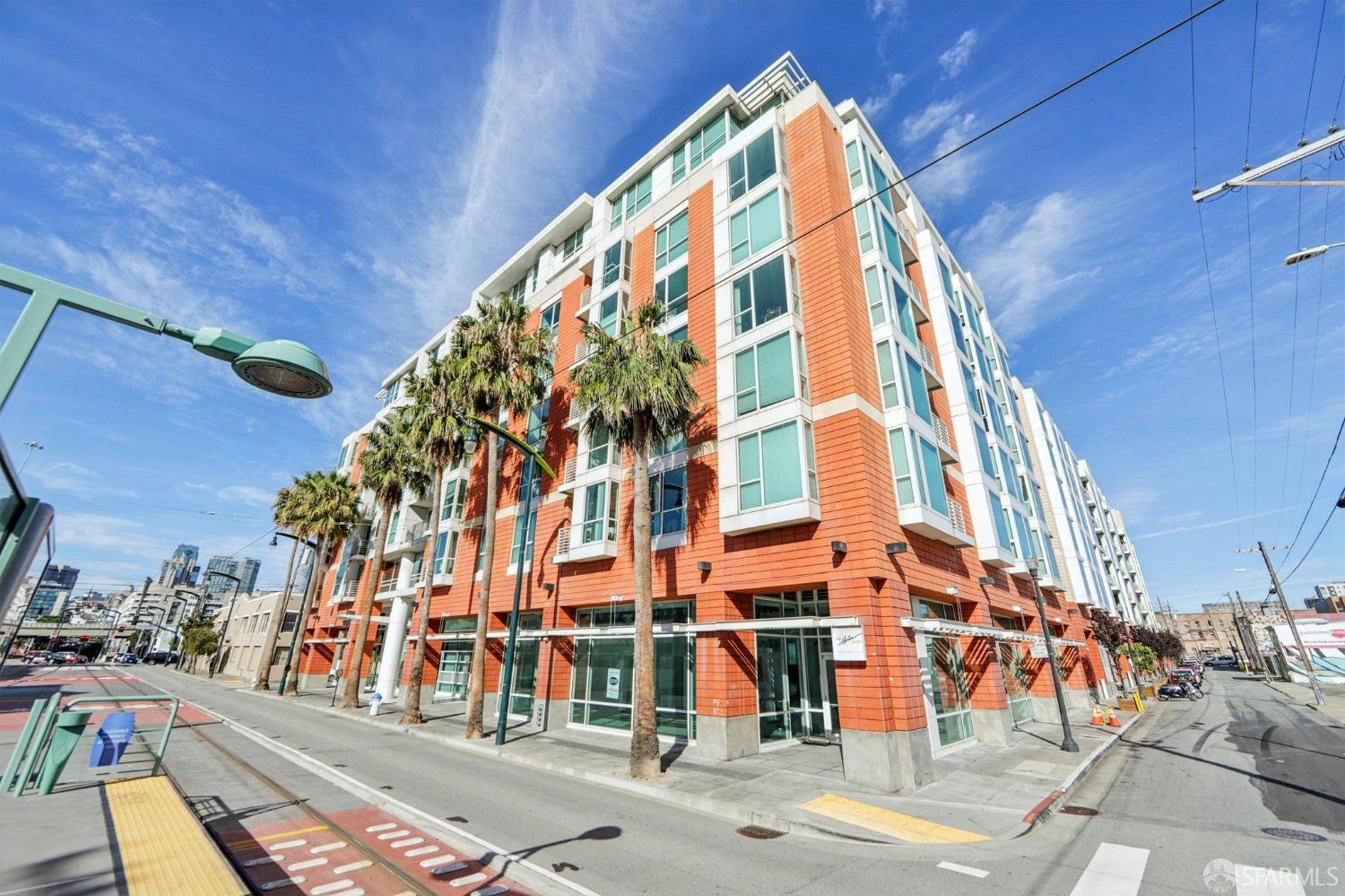 555 4th Street # 902