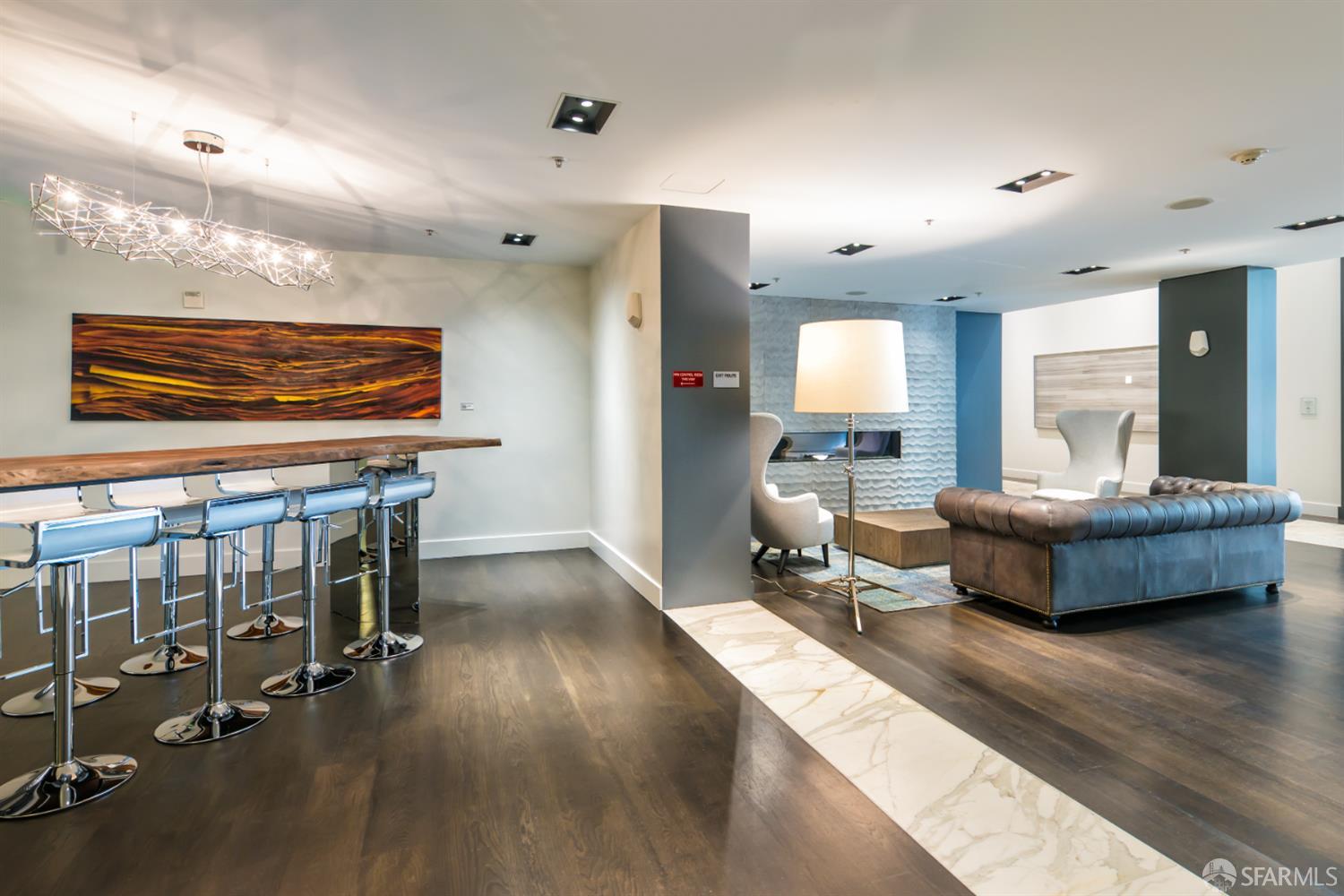 555 4th Street # 902