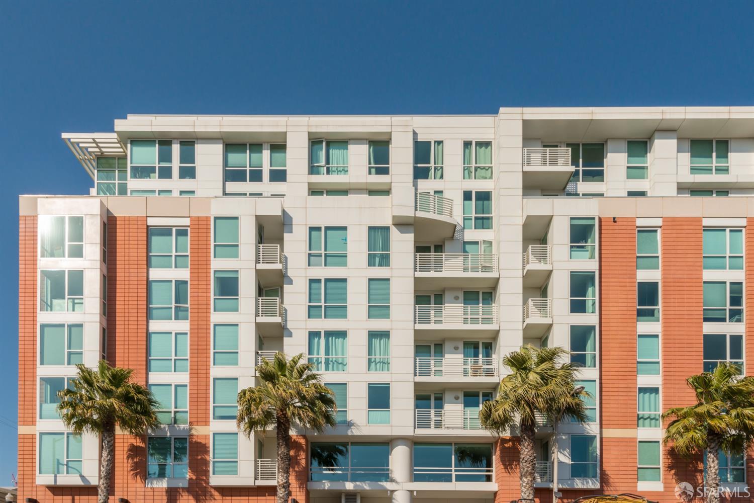 555 4th Street # 902