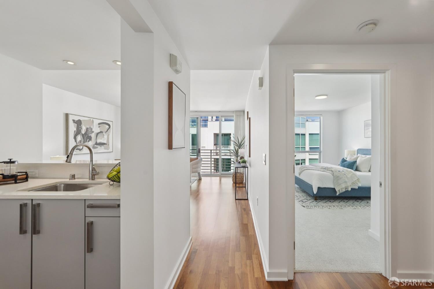 555 4th Street # 902