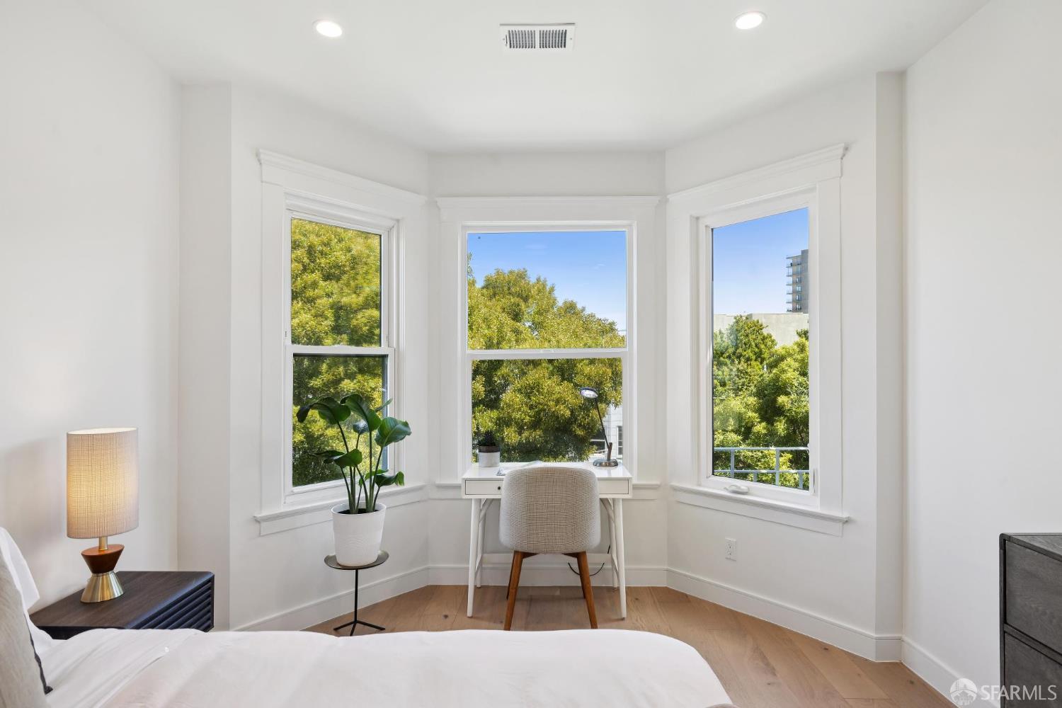 1234 Francisco Street # 6