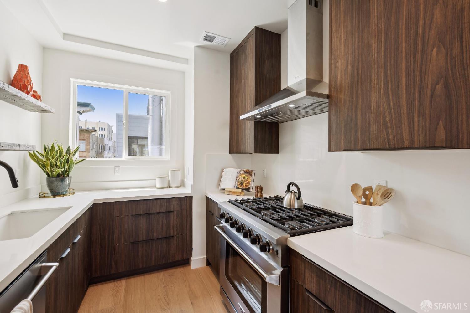 1234 Francisco Street # 6
