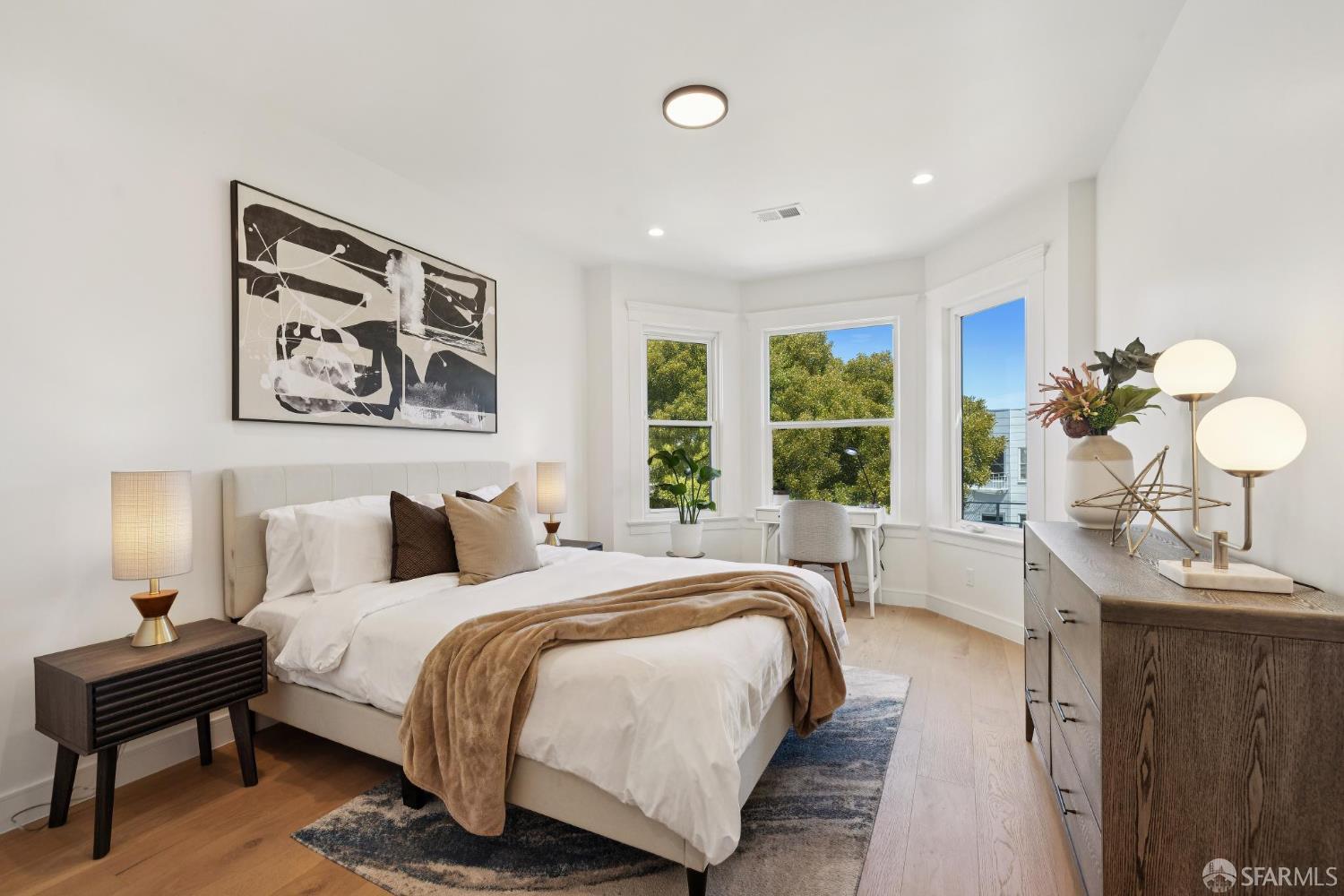 1234 Francisco Street # 6