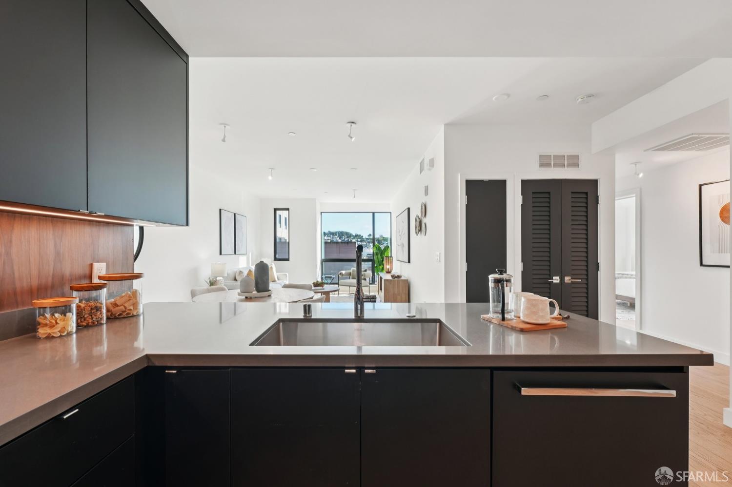 3620 Cesar Chavez Street # 503