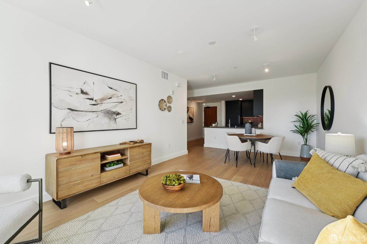 3620 Cesar Chavez Street # 503