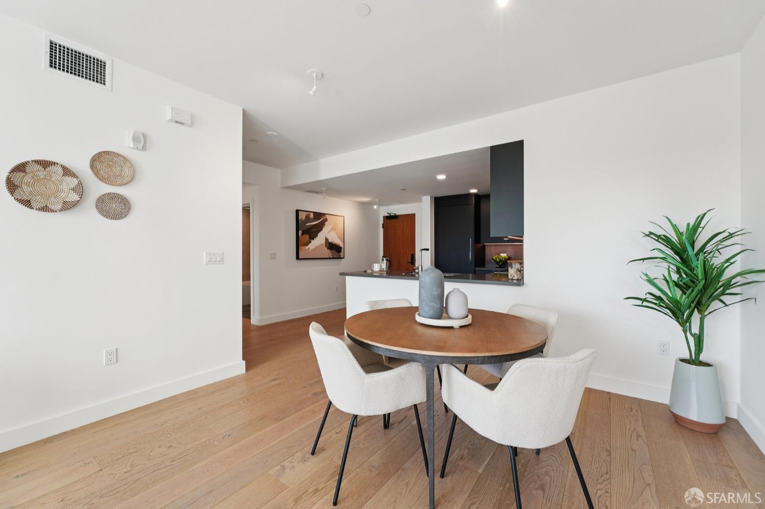 3620 Cesar Chavez Street # 503