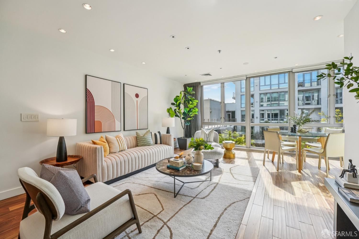 255 Berry Street # 512