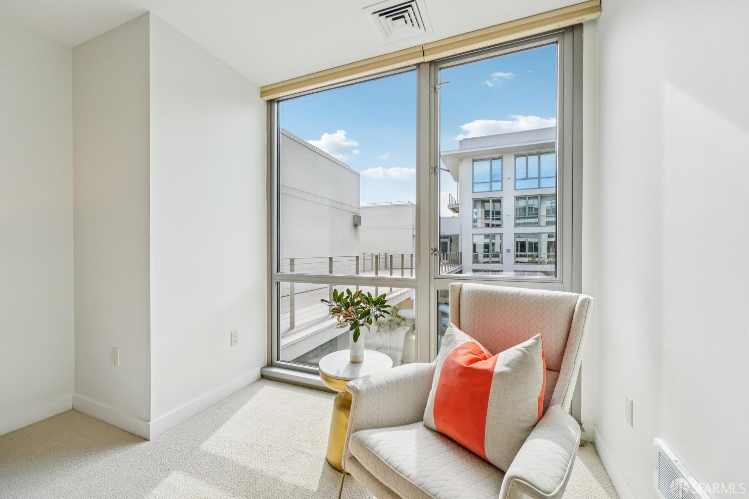 255 Berry Street # 512