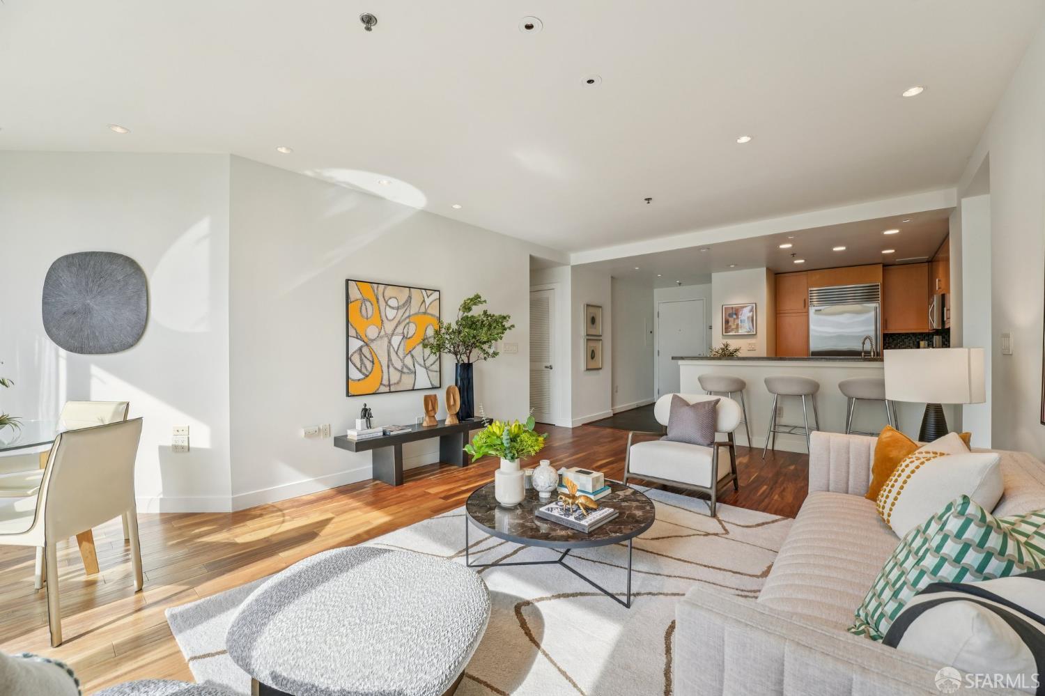 255 Berry Street # 512