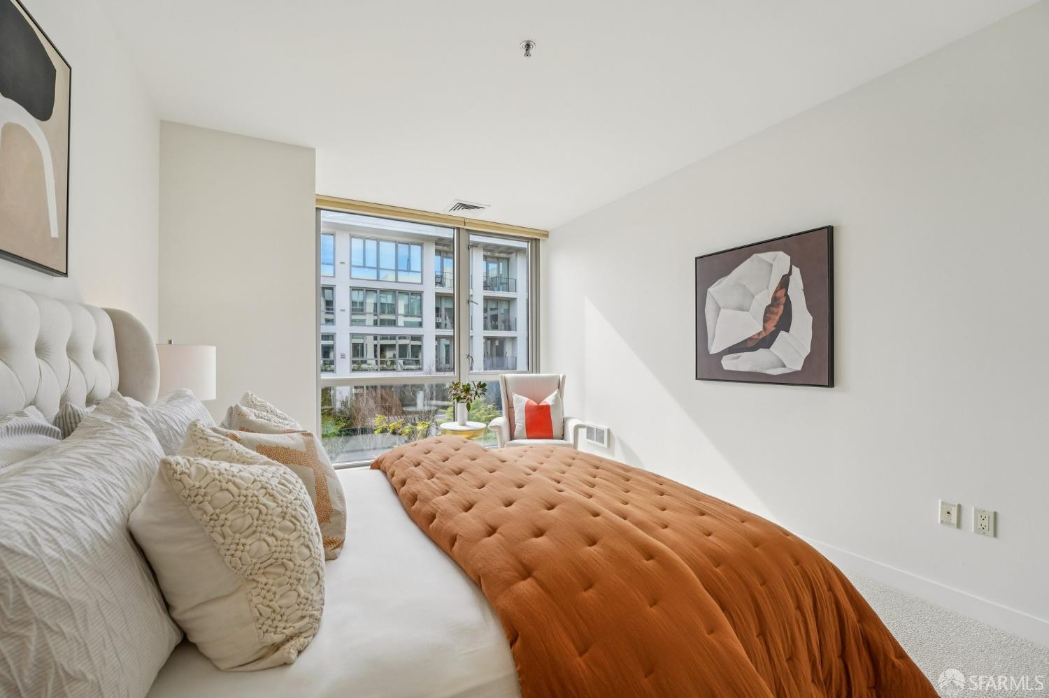 255 Berry Street # 512