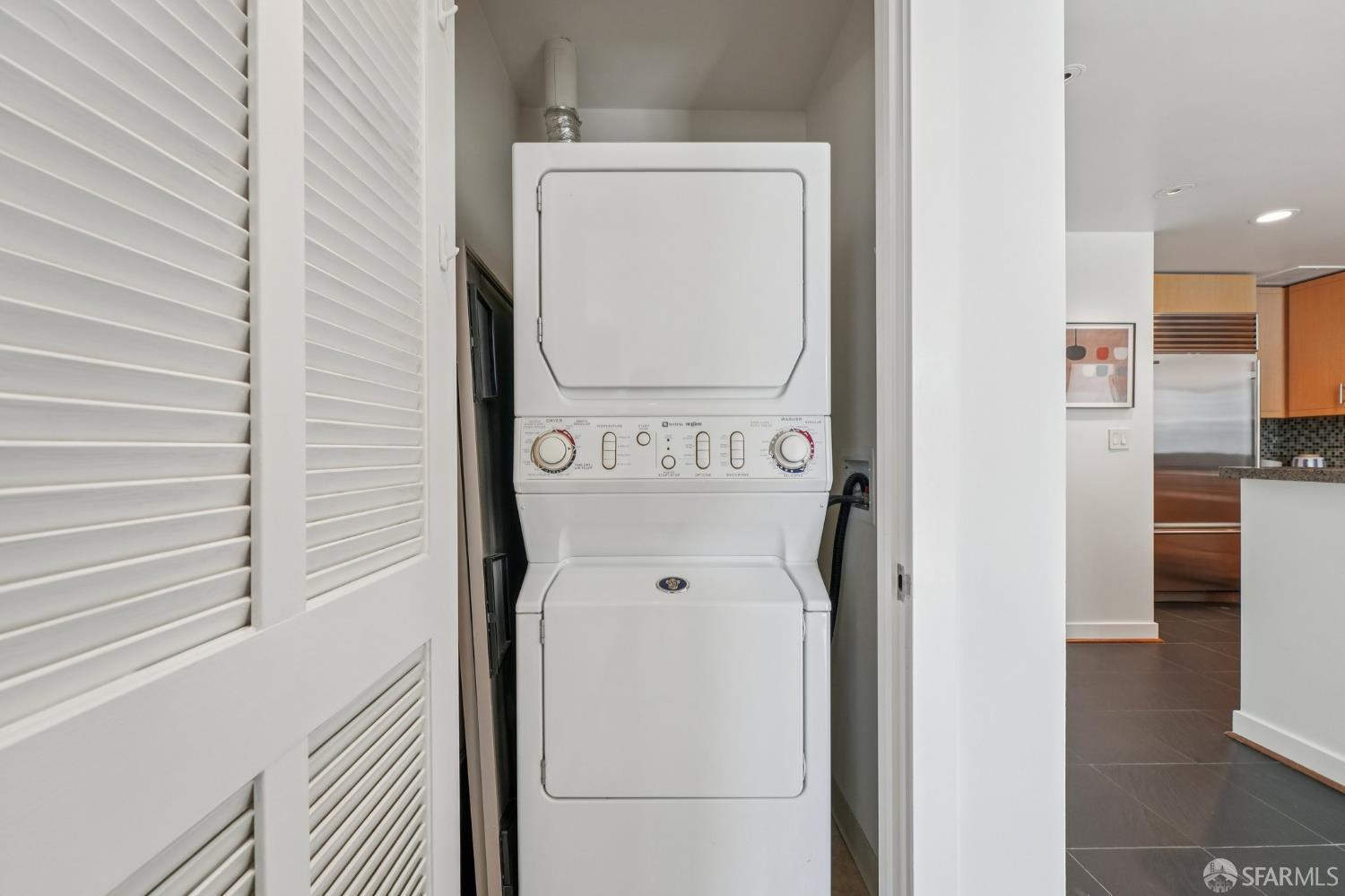 255 Berry Street # 512