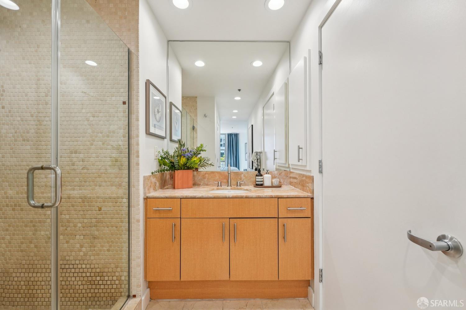 255 Berry Street # 512