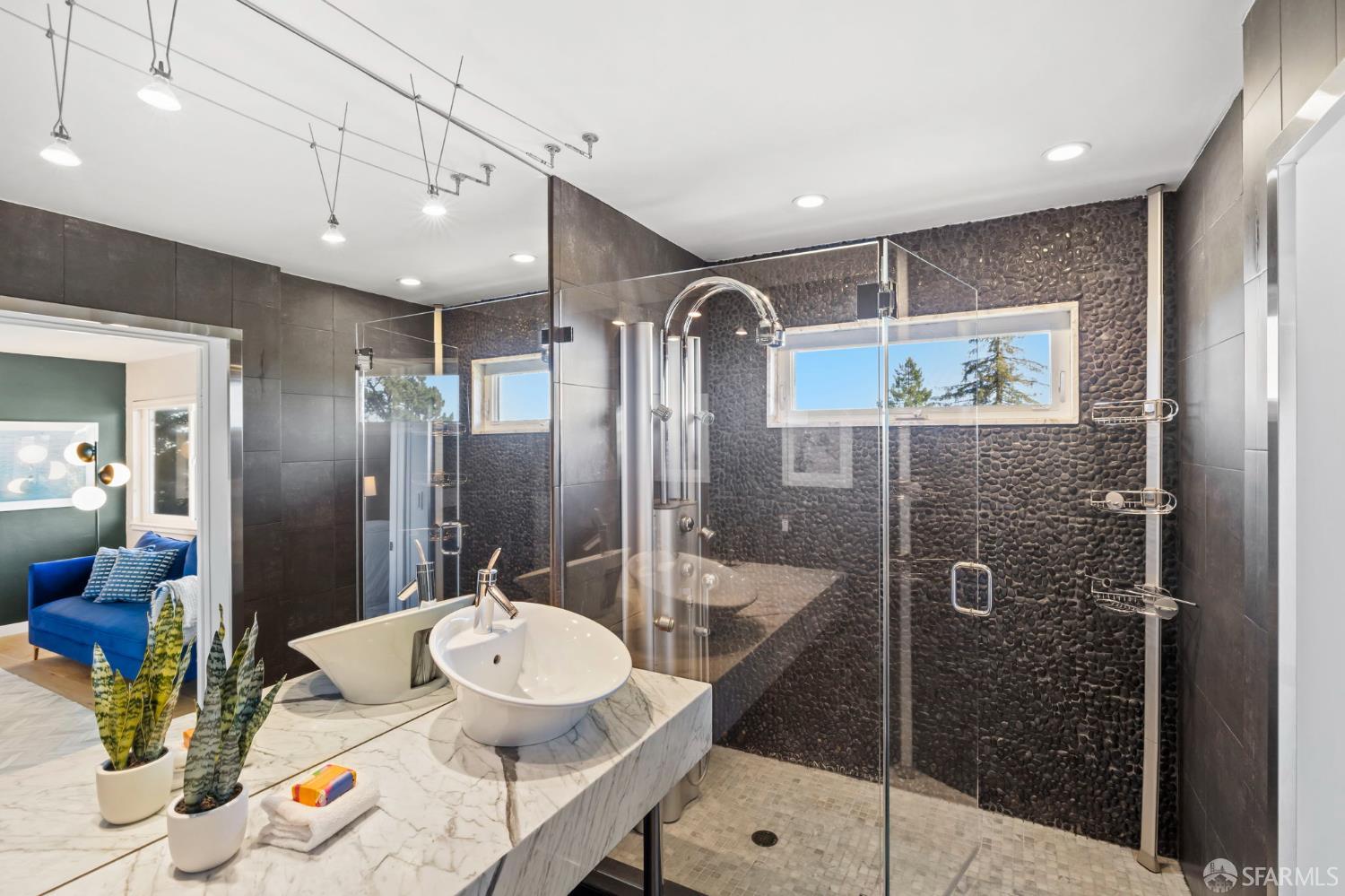 6639 Colton/ Moringstar Ct Boulevard