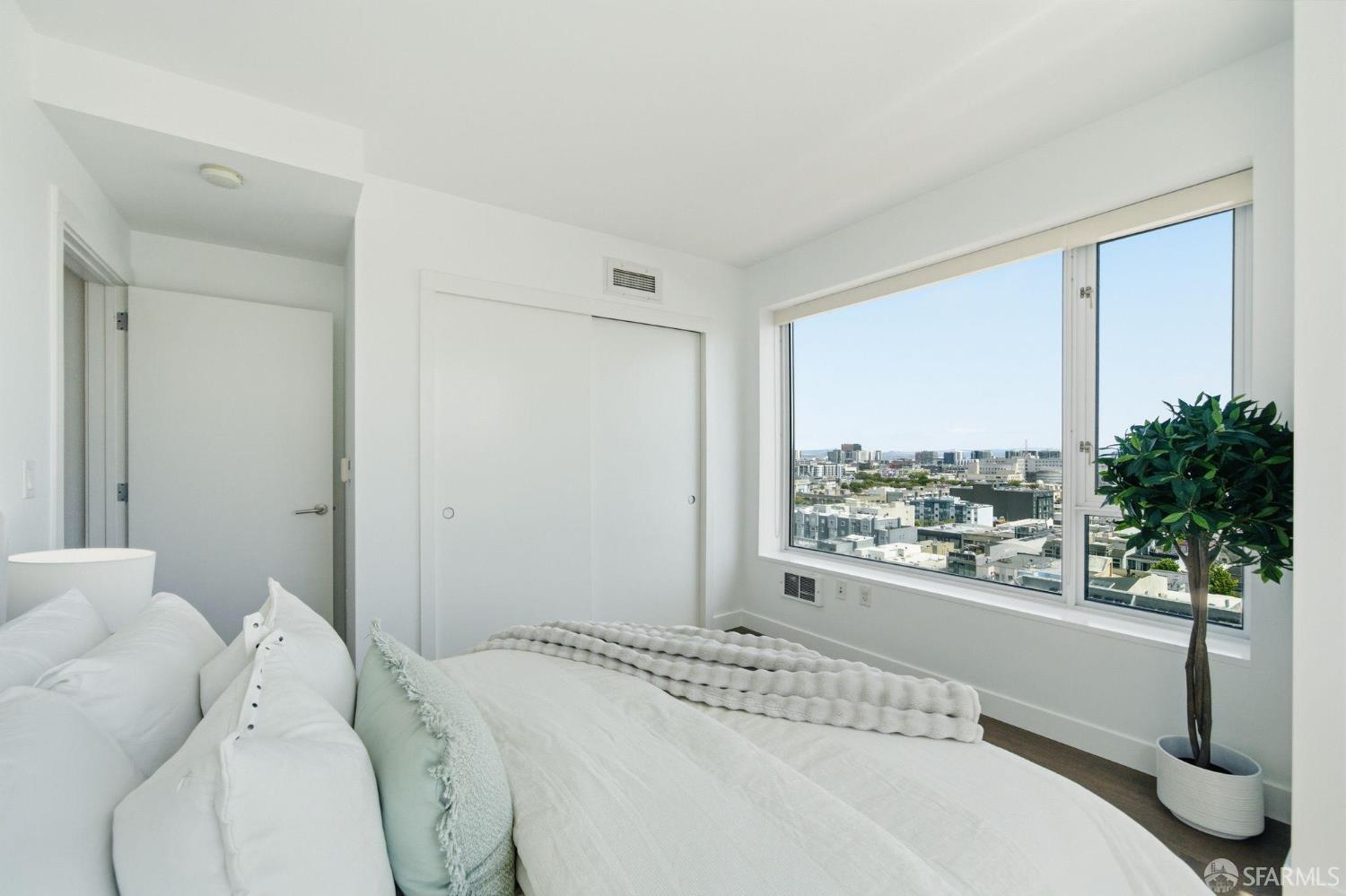 1160 Mission Street # 907
