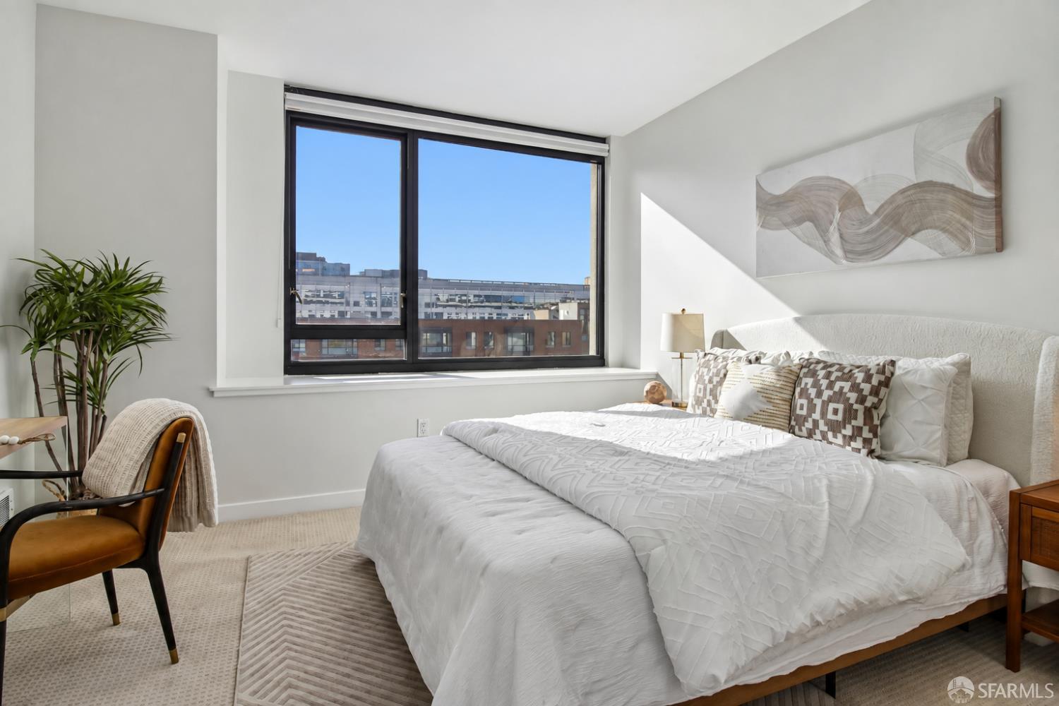 250 King Street # 572